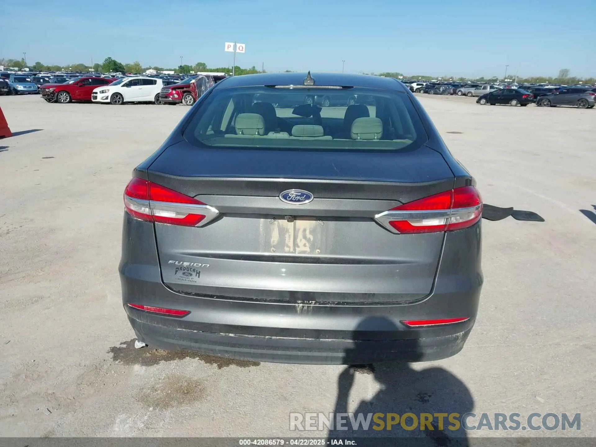 16 Photograph of a damaged car 3FA6P0G76LR122462 FORD FUSION 2020