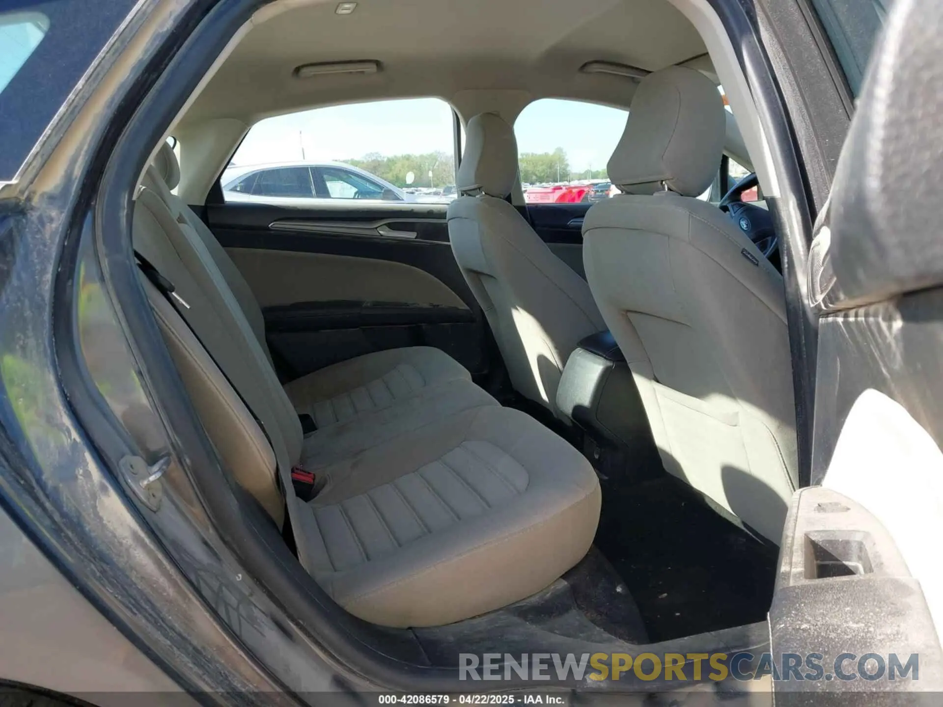 8 Photograph of a damaged car 3FA6P0G76LR122462 FORD FUSION 2020