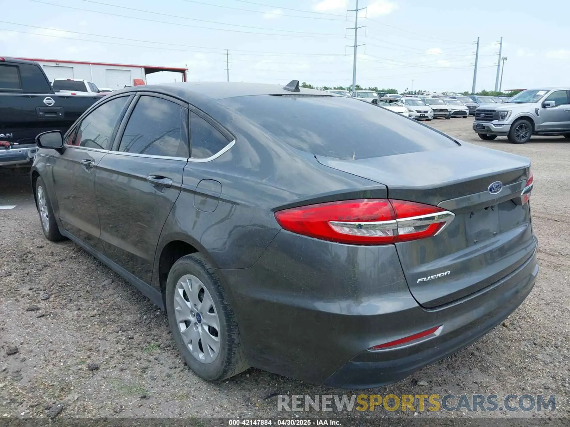 3 Photograph of a damaged car 3FA6P0G76LR228460 FORD FUSION 2020