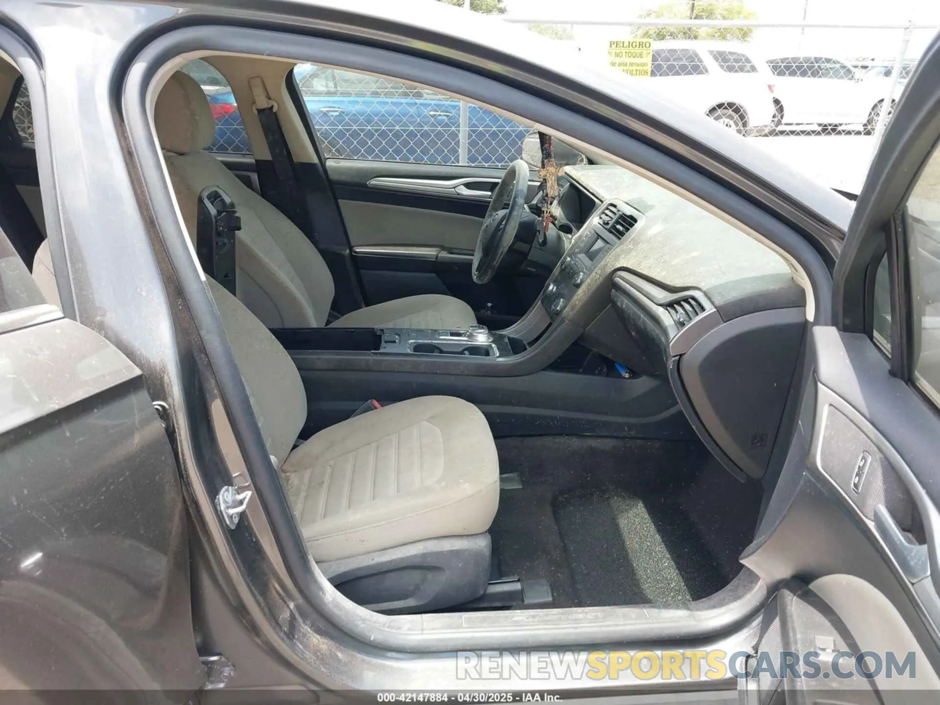 5 Photograph of a damaged car 3FA6P0G76LR228460 FORD FUSION 2020