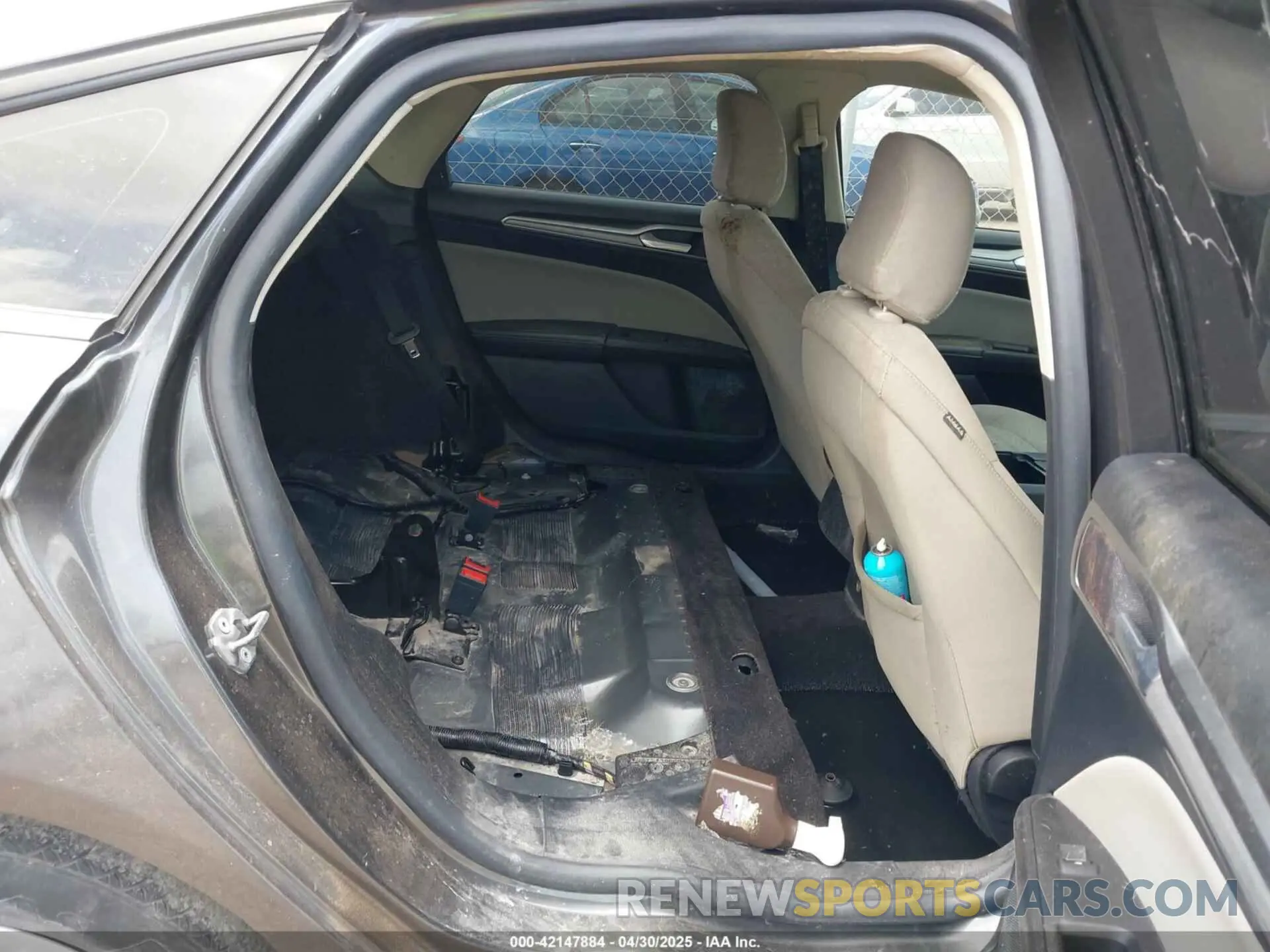 8 Photograph of a damaged car 3FA6P0G76LR228460 FORD FUSION 2020
