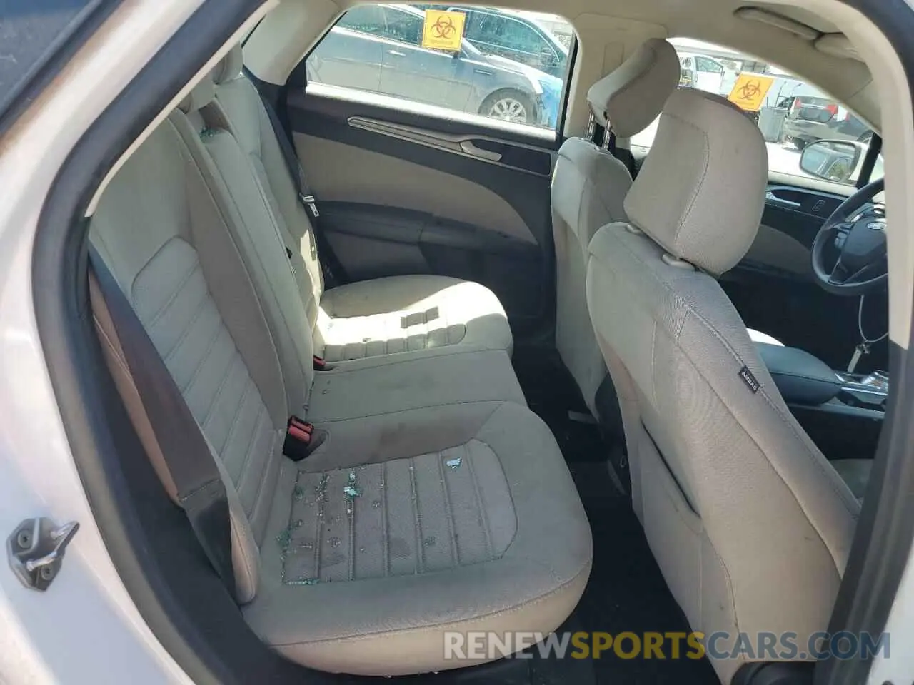 10 Photograph of a damaged car 3FA6P0G77LR104231 FORD FUSION 2020