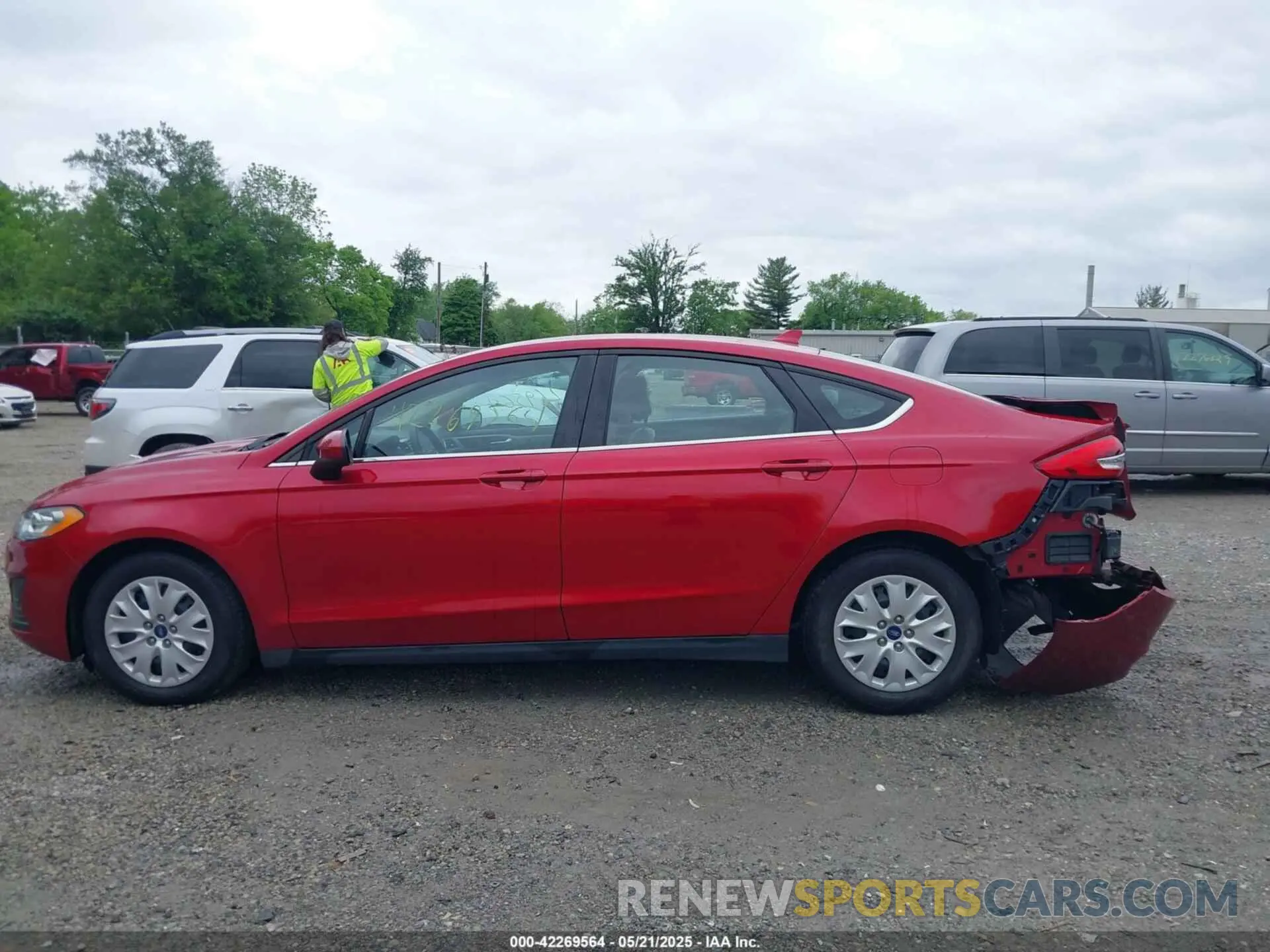 14 Photograph of a damaged car 3FA6P0G77LR110627 FORD FUSION 2020