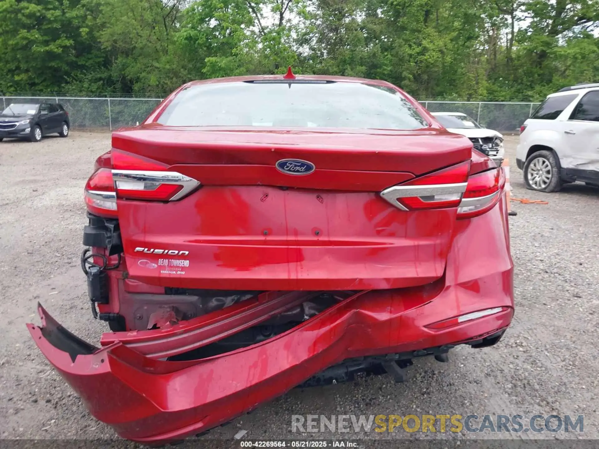 16 Photograph of a damaged car 3FA6P0G77LR110627 FORD FUSION 2020