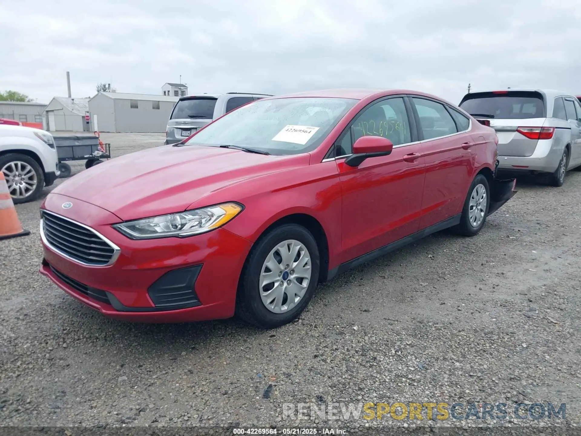 2 Photograph of a damaged car 3FA6P0G77LR110627 FORD FUSION 2020