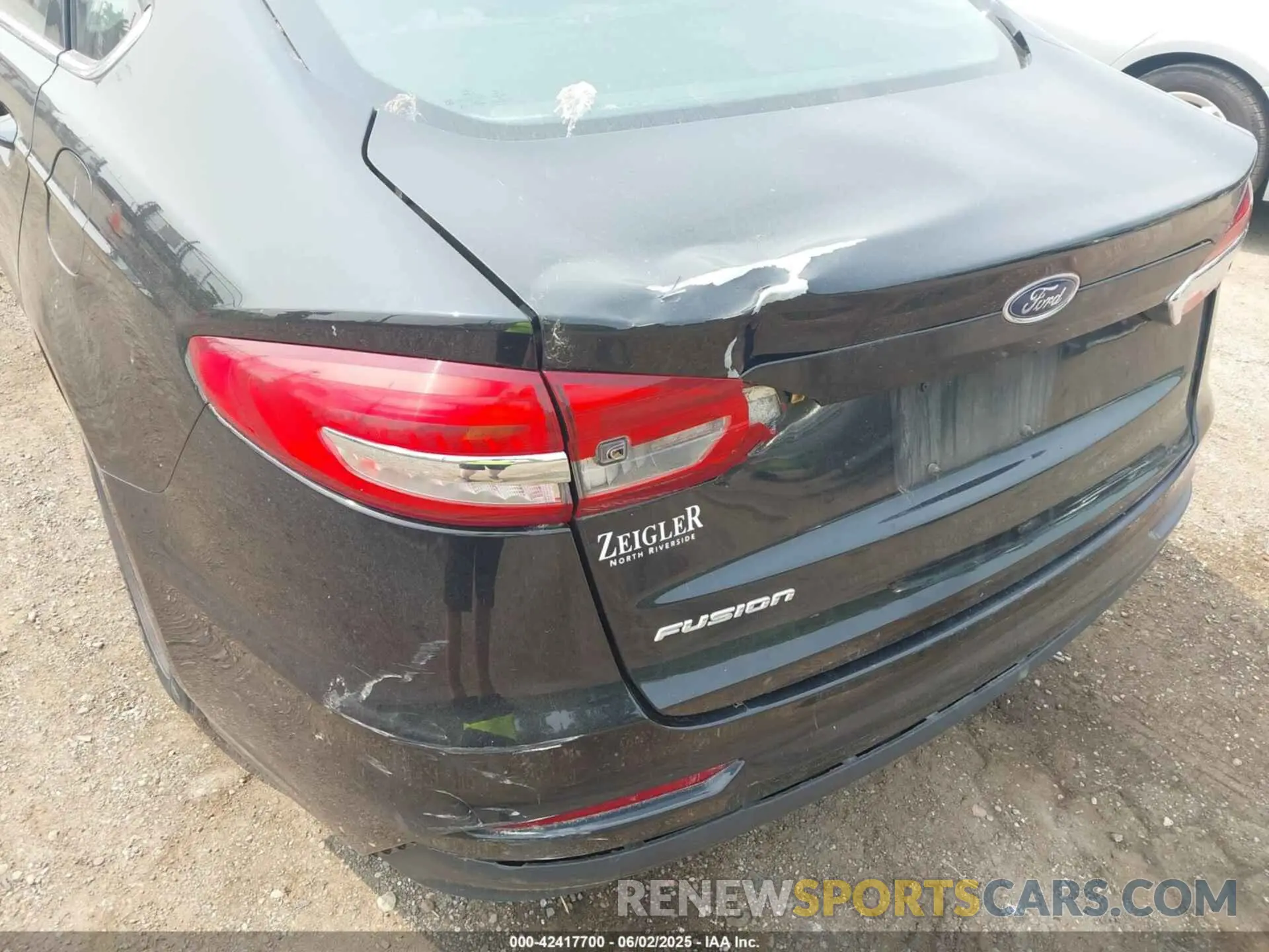 6 Photograph of a damaged car 3FA6P0G77LR261063 FORD FUSION 2020
