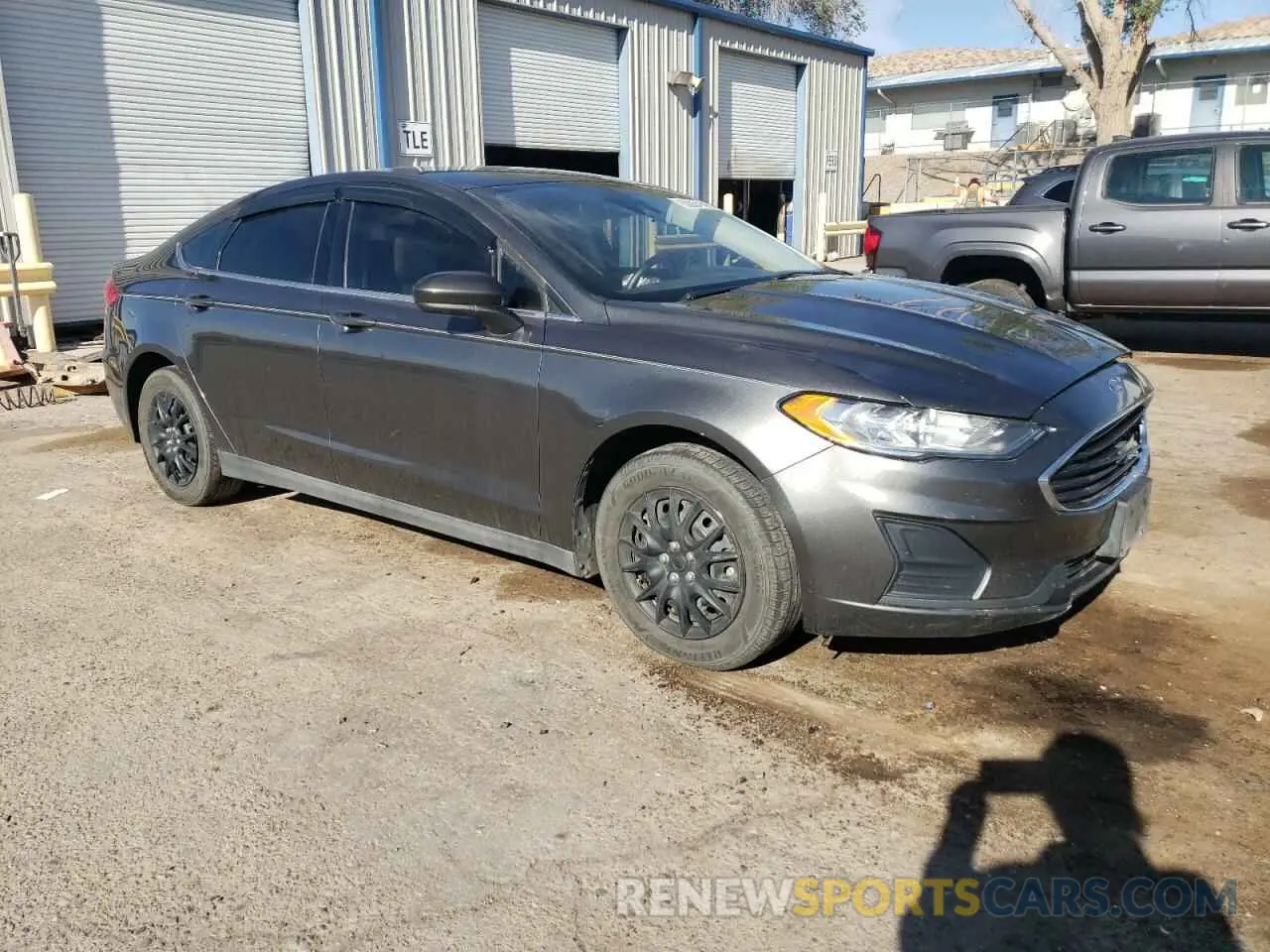 4 Photograph of a damaged car 3FA6P0G78LR112273 FORD FUSION 2020