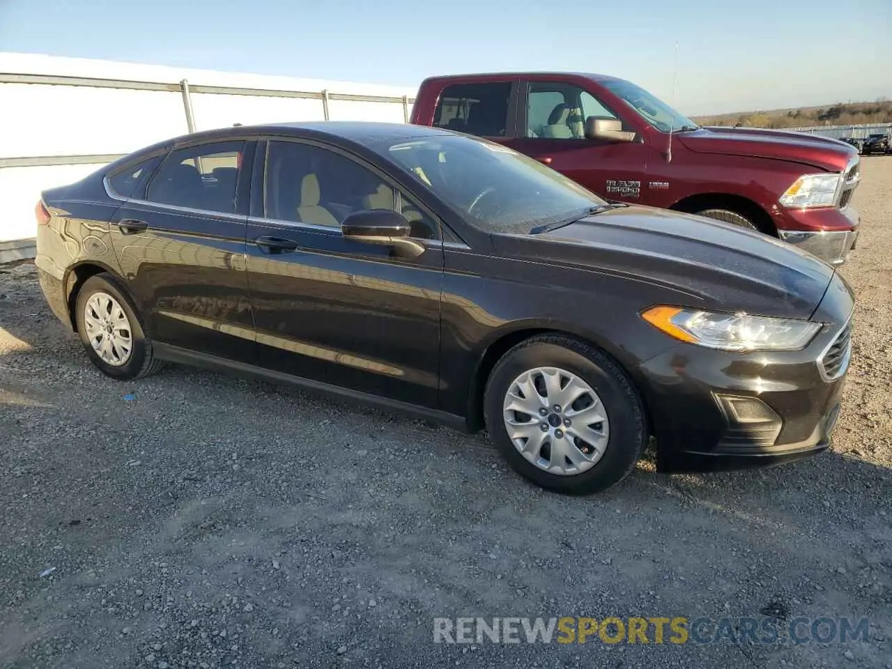 4 Photograph of a damaged car 3FA6P0G79LR110449 FORD FUSION 2020