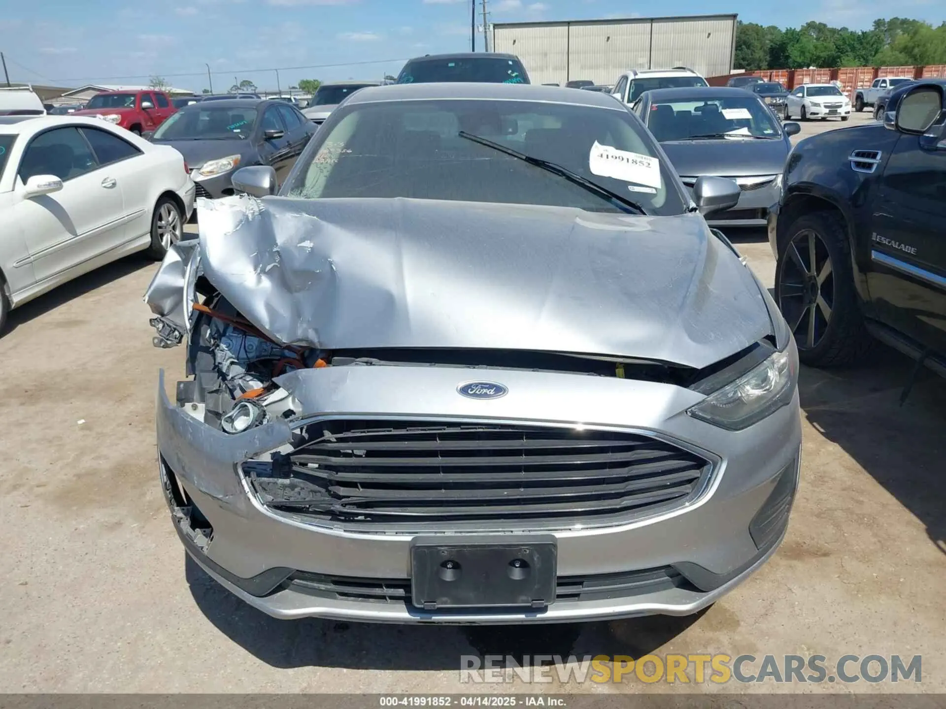 11 Photograph of a damaged car 3FA6P0G79LR169386 FORD FUSION 2020