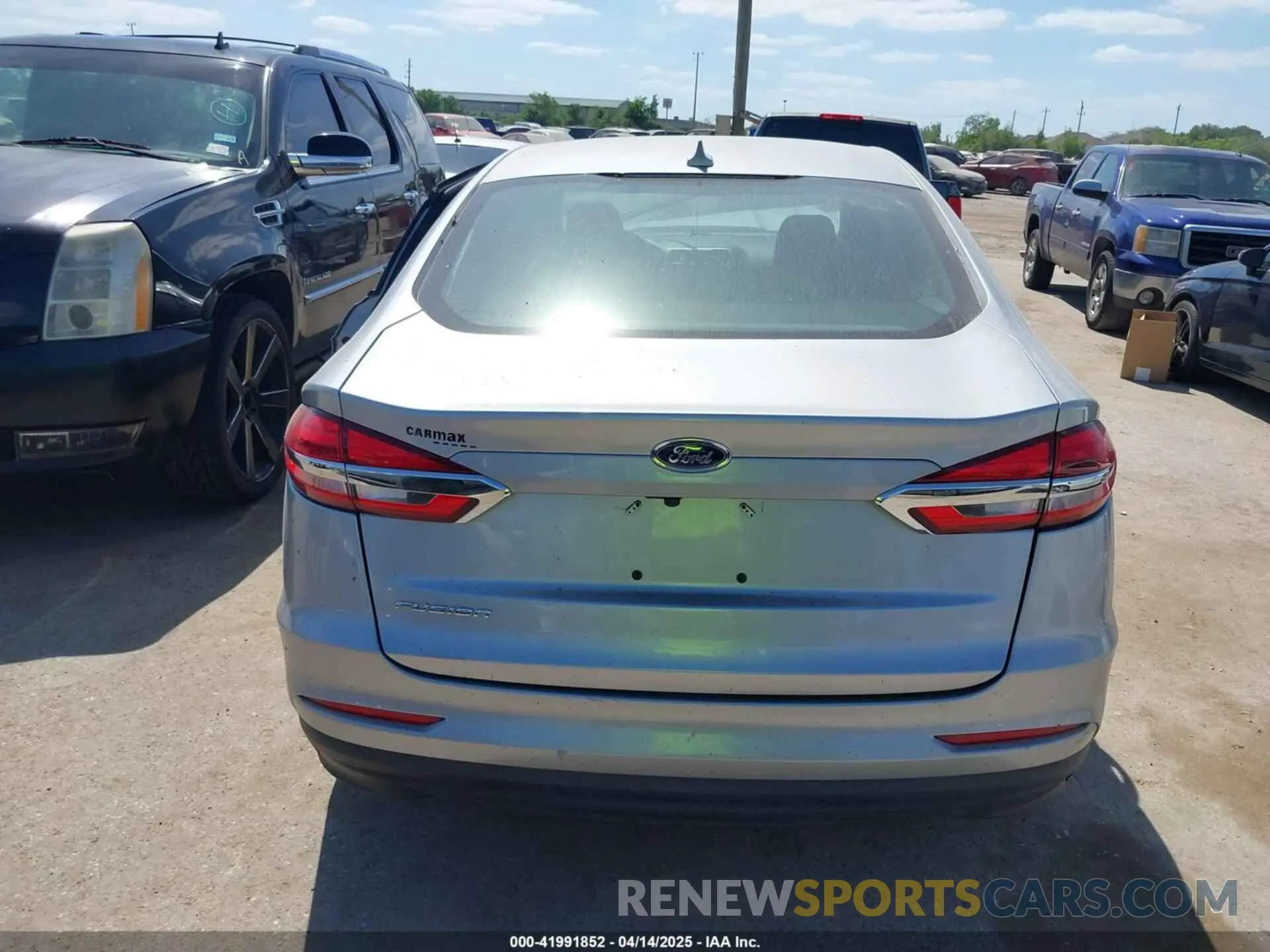 15 Photograph of a damaged car 3FA6P0G79LR169386 FORD FUSION 2020