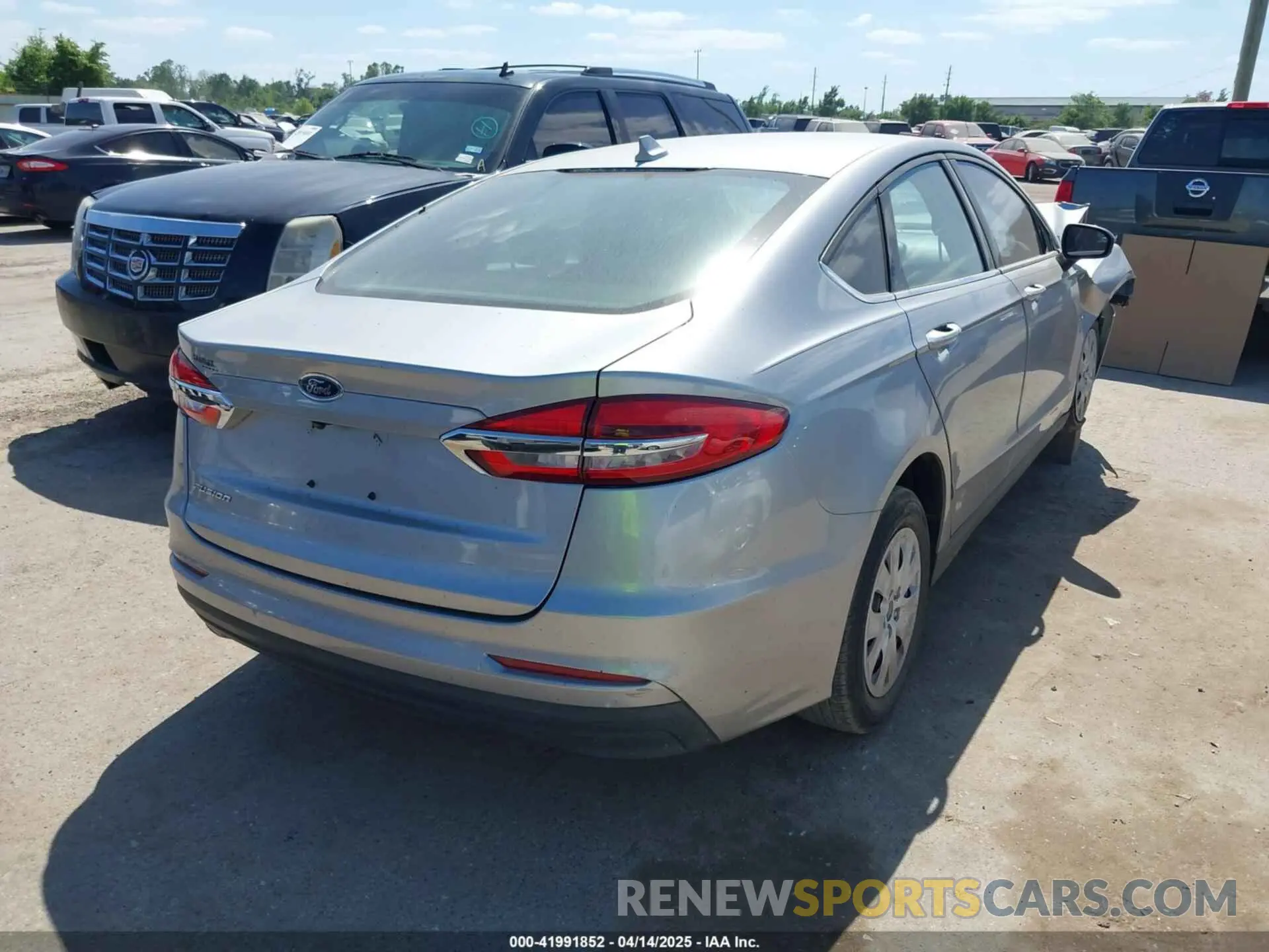 4 Photograph of a damaged car 3FA6P0G79LR169386 FORD FUSION 2020