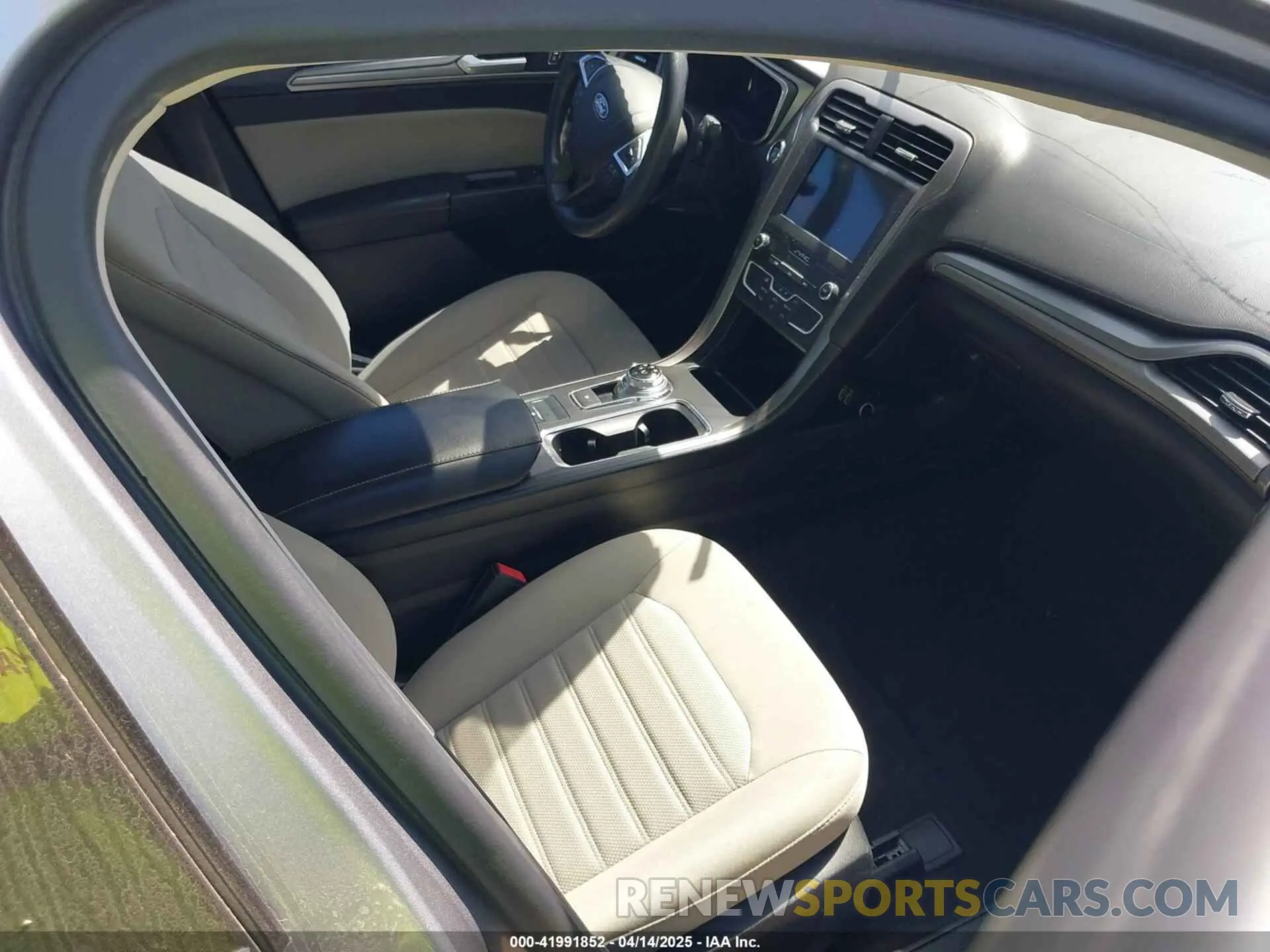 5 Photograph of a damaged car 3FA6P0G79LR169386 FORD FUSION 2020