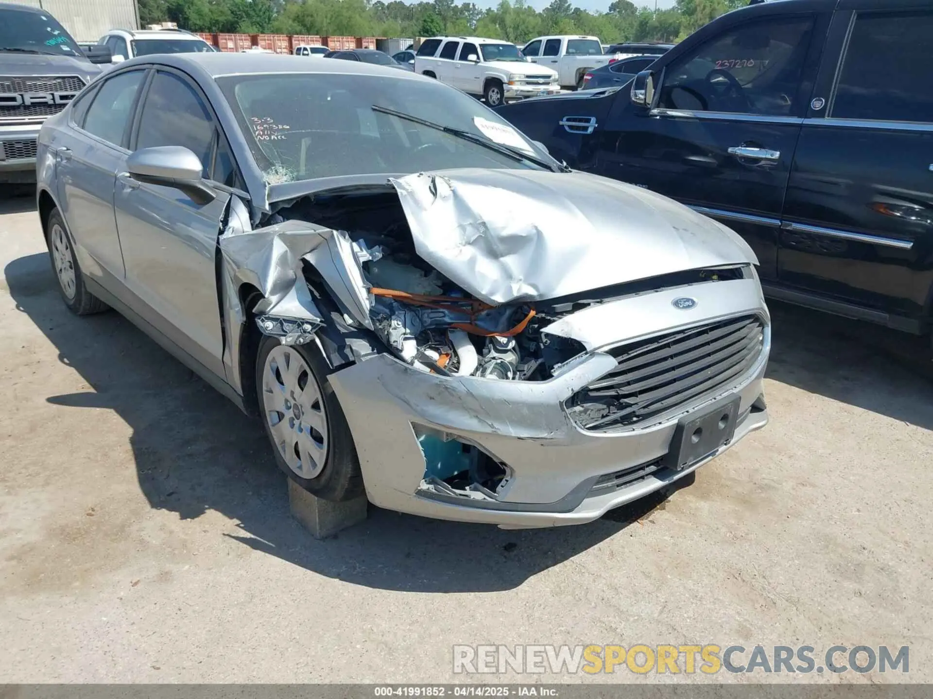 6 Photograph of a damaged car 3FA6P0G79LR169386 FORD FUSION 2020