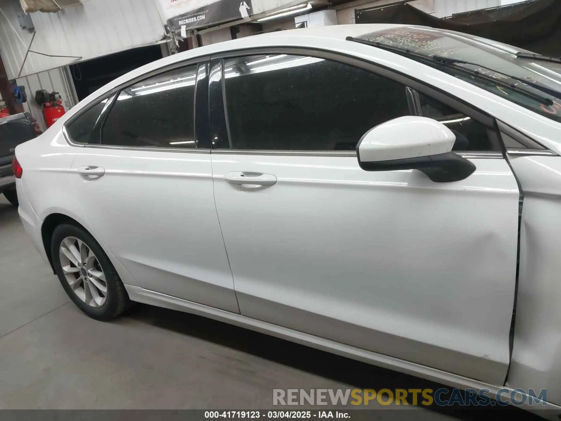 12 Photograph of a damaged car 3FA6P0H70LR155777 FORD FUSION 2020