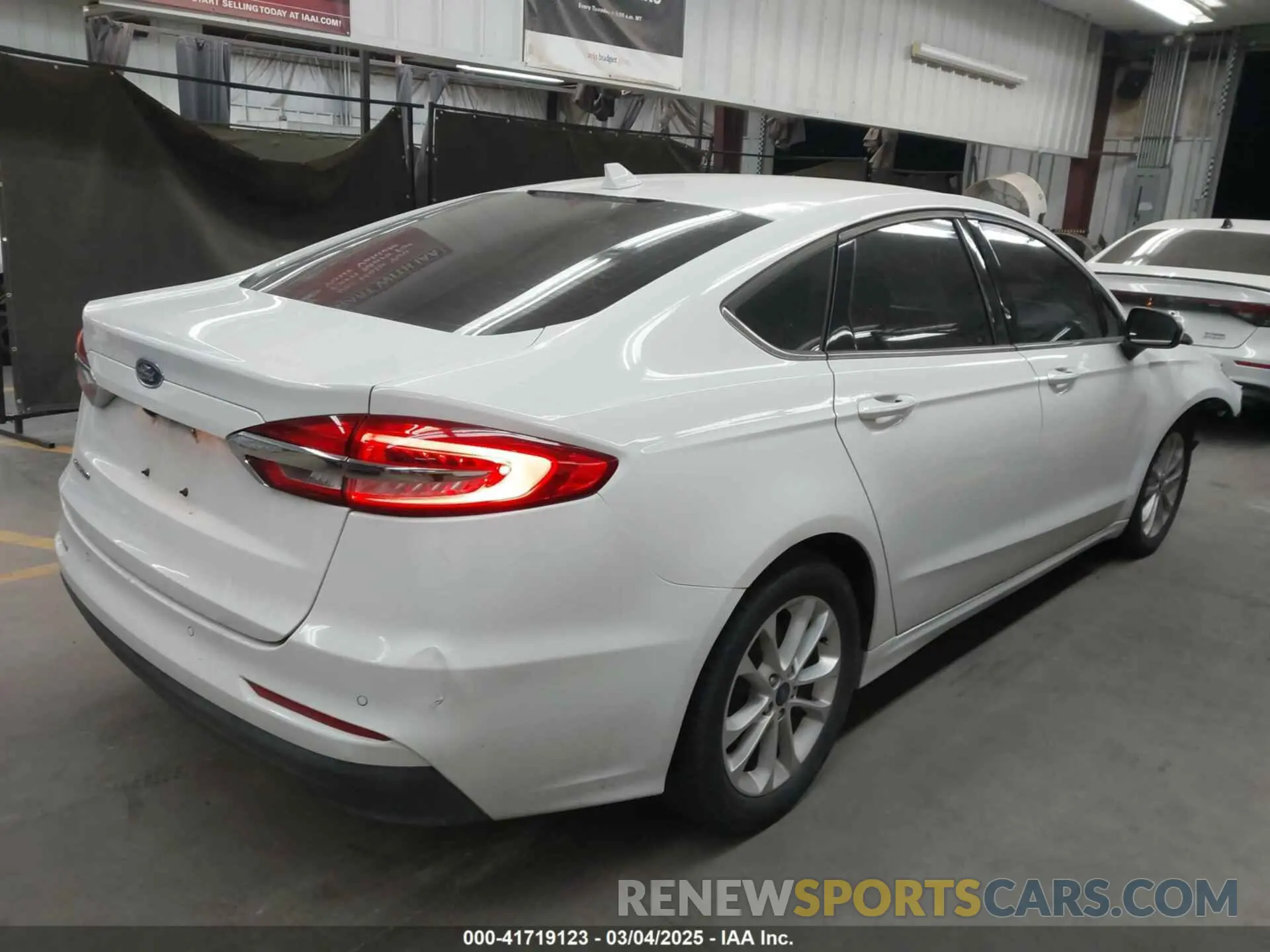4 Photograph of a damaged car 3FA6P0H70LR155777 FORD FUSION 2020