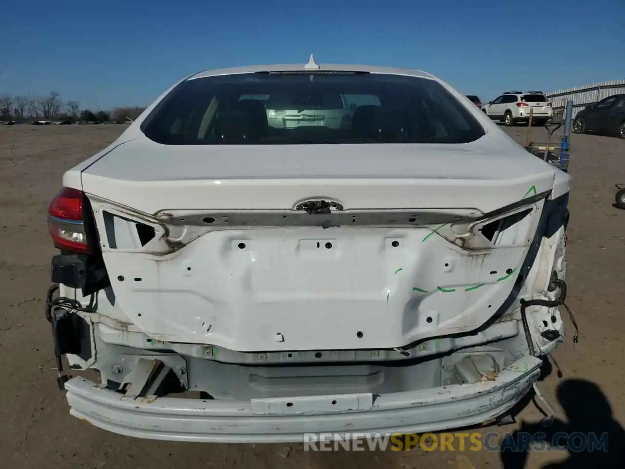 6 Photograph of a damaged car 3FA6P0H74LR129120 FORD FUSION 2020