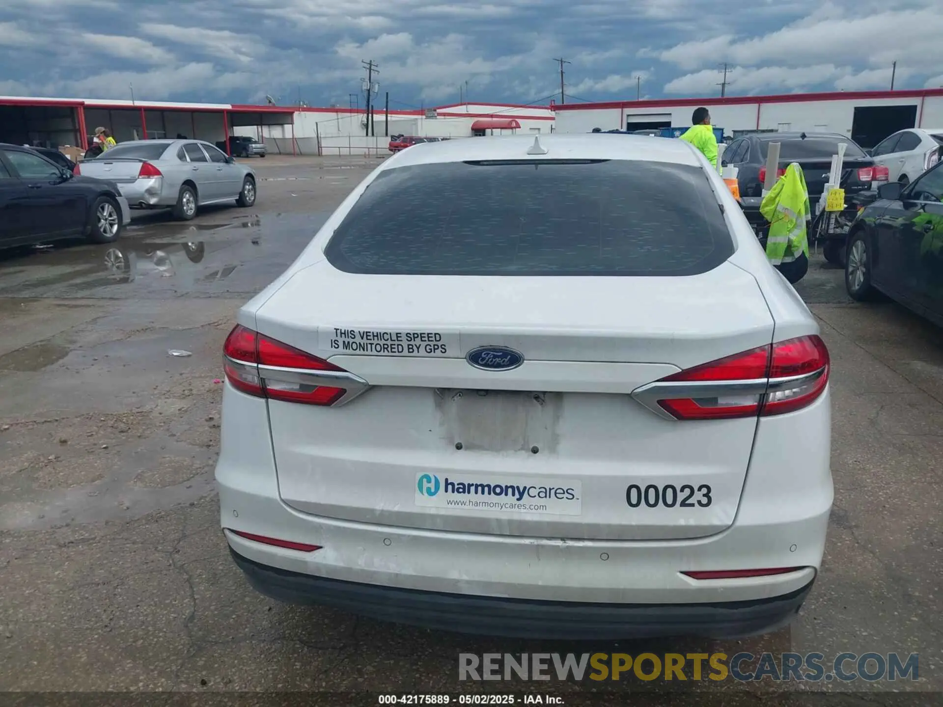 17 Photograph of a damaged car 3FA6P0H76LR154018 FORD FUSION 2020