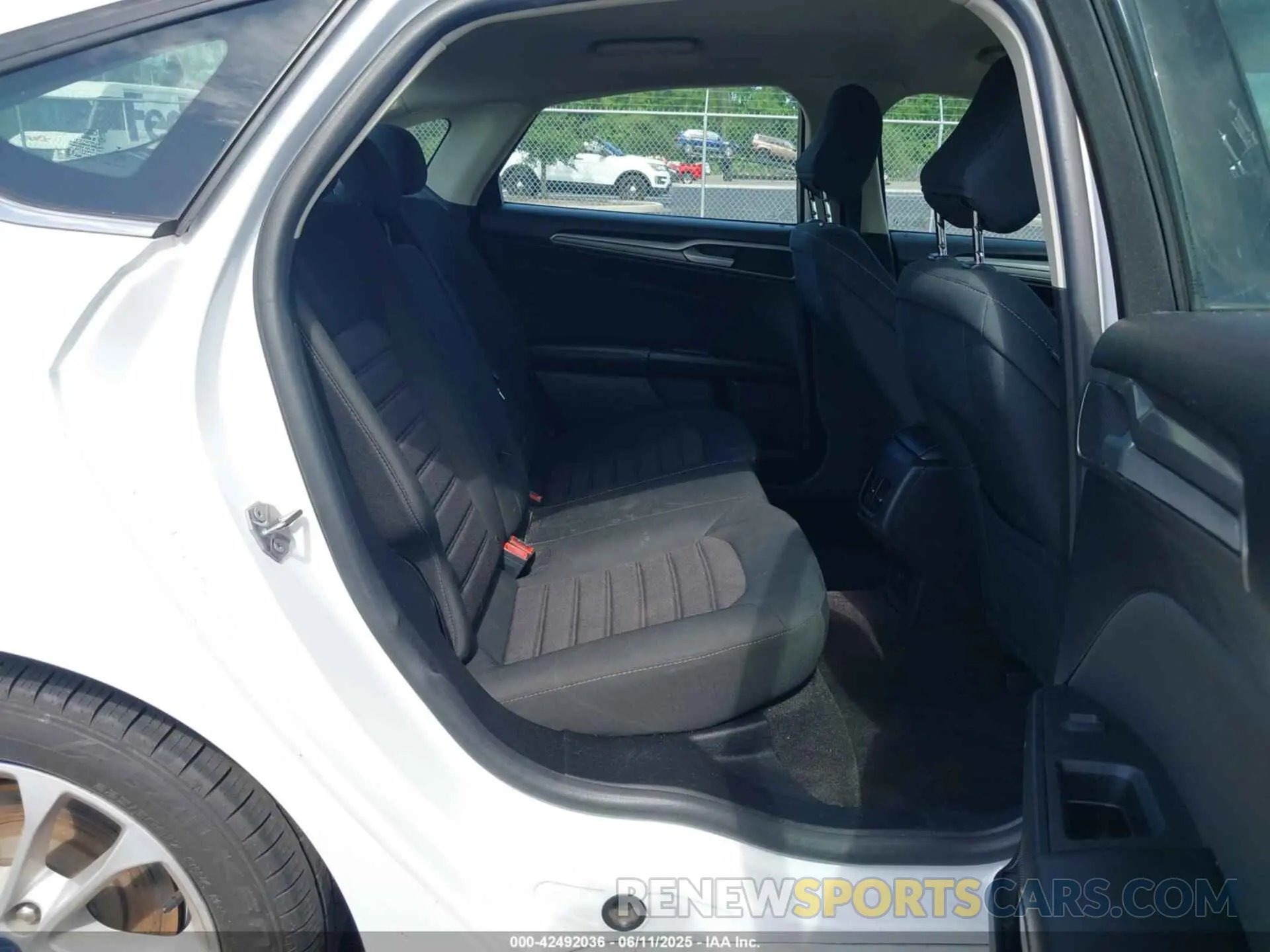 8 Photograph of a damaged car 3FA6P0H78LR237689 FORD FUSION 2020