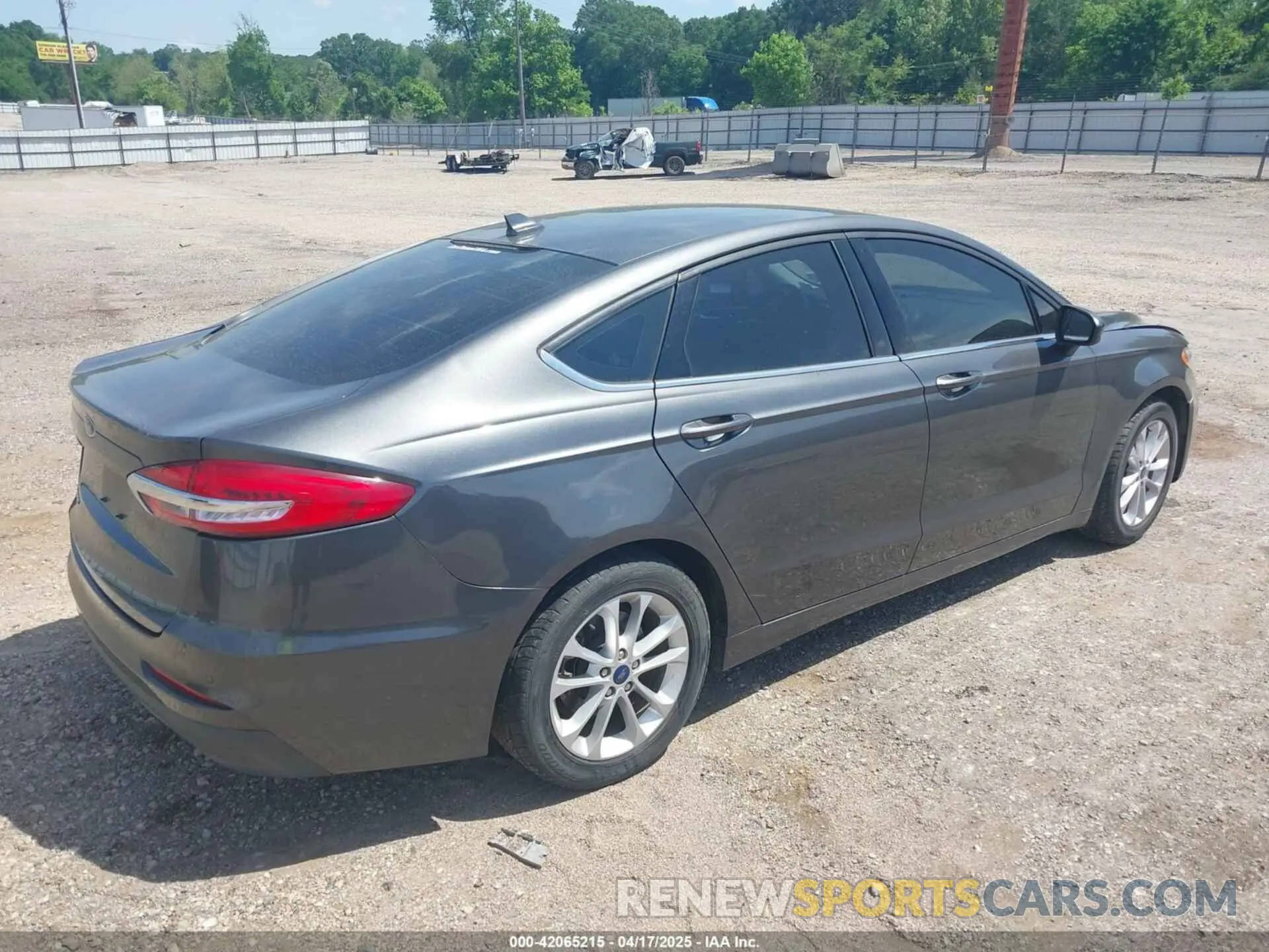 4 Photograph of a damaged car 3FA6P0H79LR118534 FORD FUSION 2020