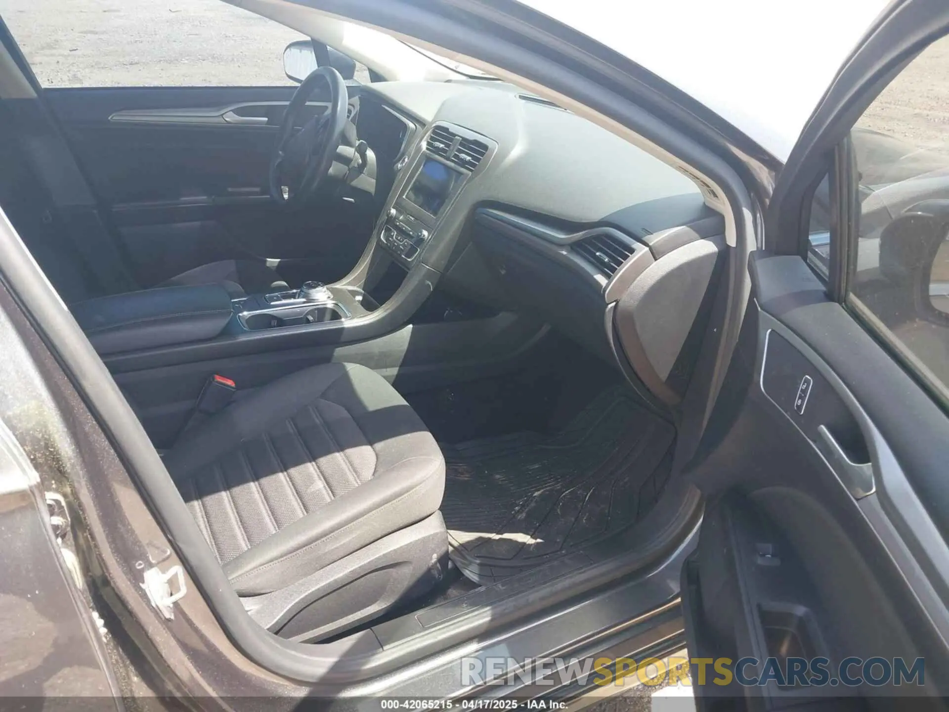 5 Photograph of a damaged car 3FA6P0H79LR118534 FORD FUSION 2020