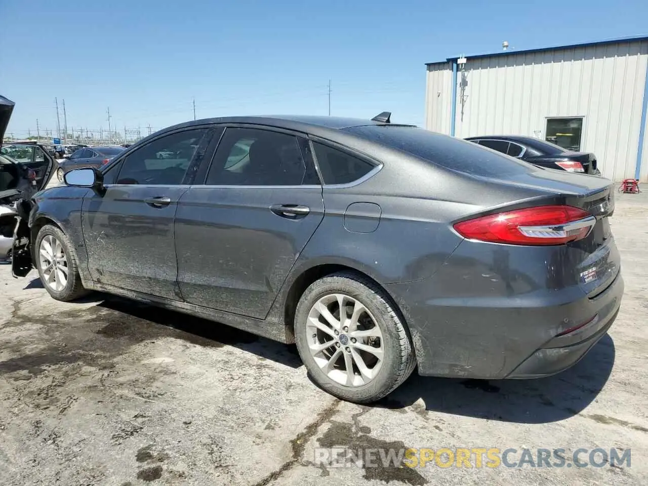 2 Photograph of a damaged car 3FA6P0HD0LR111381 FORD FUSION 2020