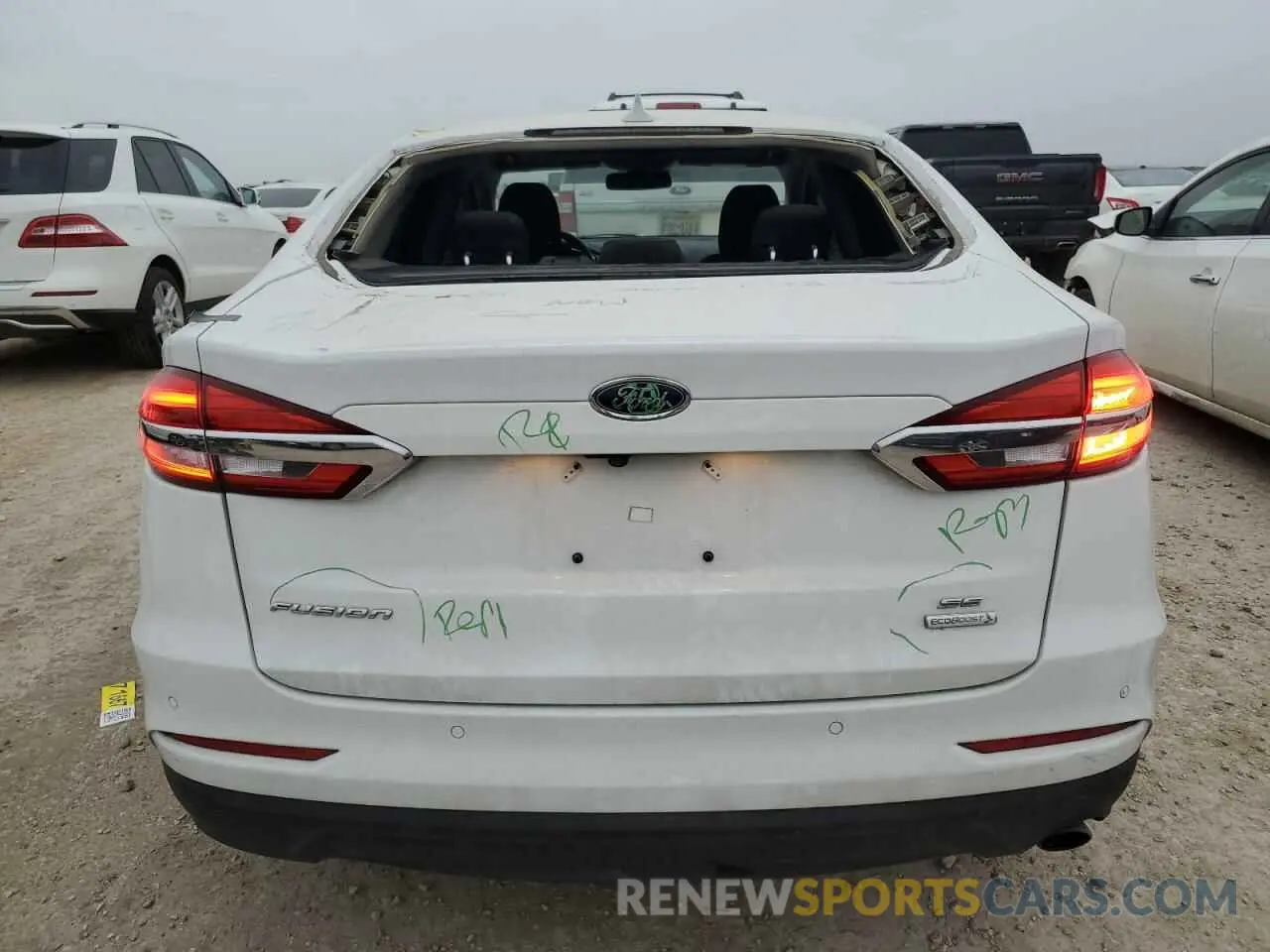 6 Photograph of a damaged car 3FA6P0HD0LR136202 FORD FUSION 2020