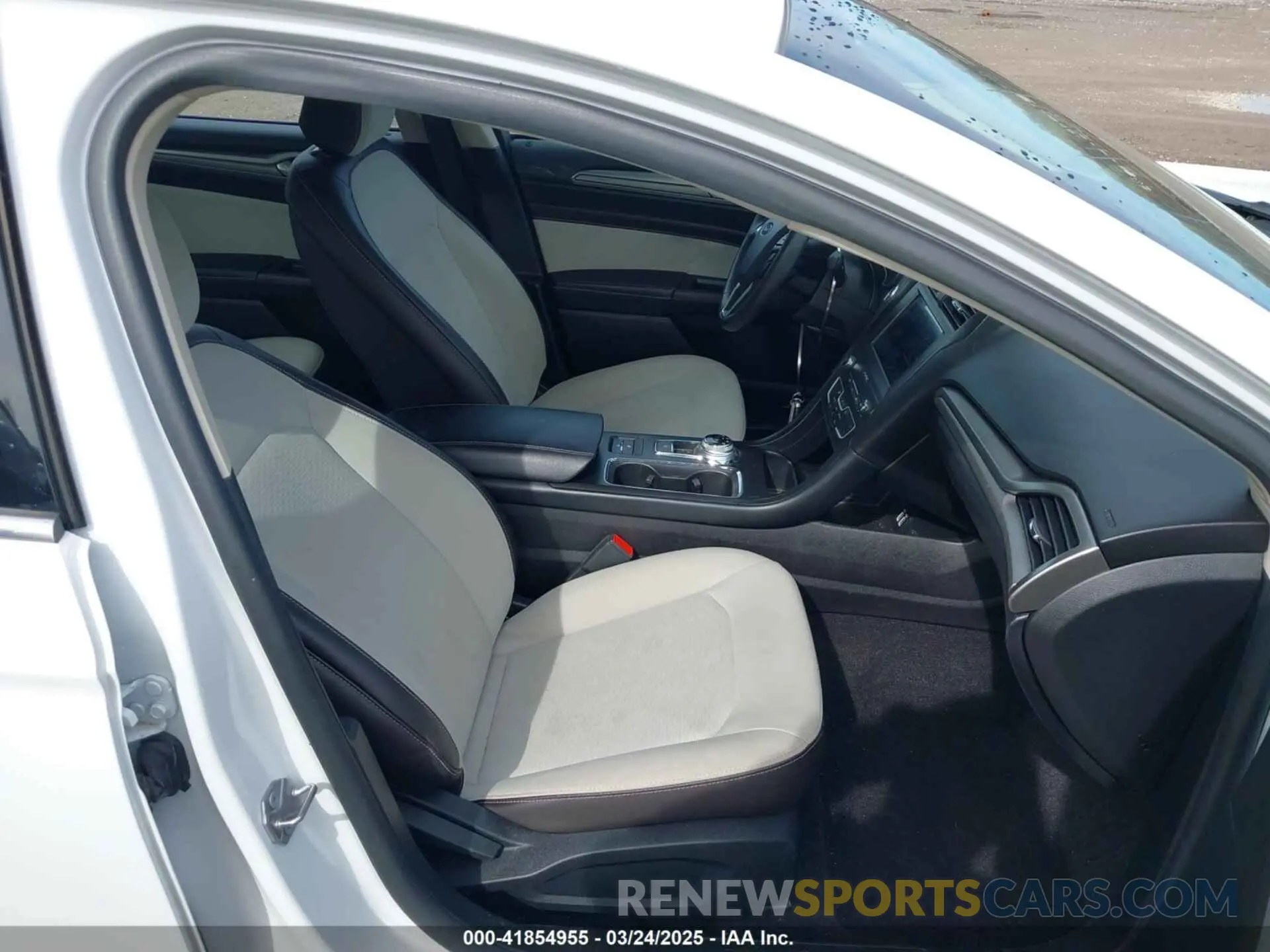 5 Photograph of a damaged car 3FA6P0HD0LR143408 FORD FUSION 2020