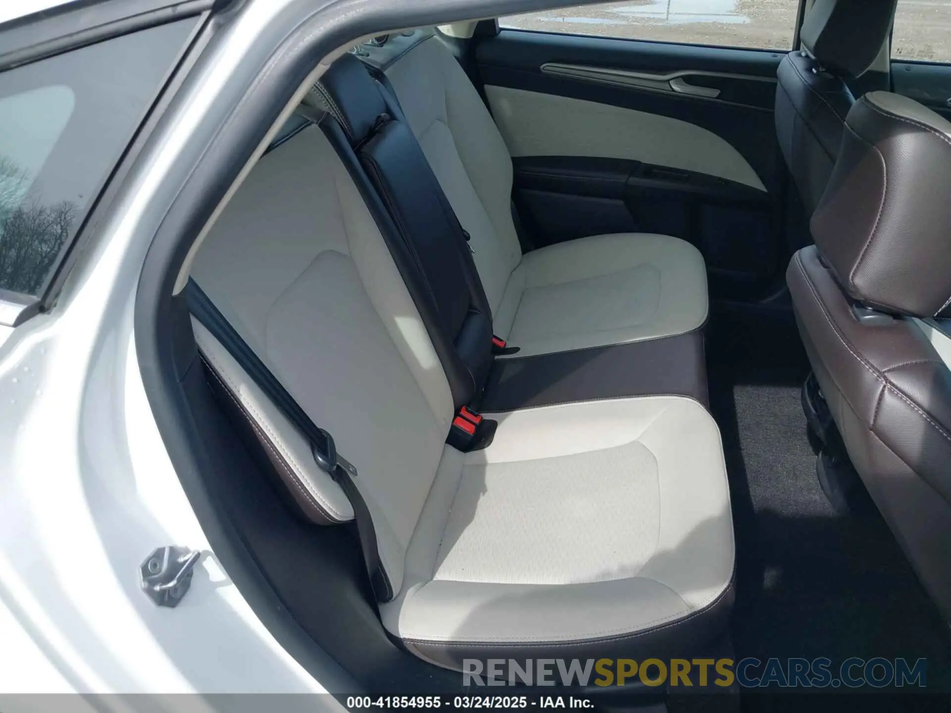 8 Photograph of a damaged car 3FA6P0HD0LR143408 FORD FUSION 2020