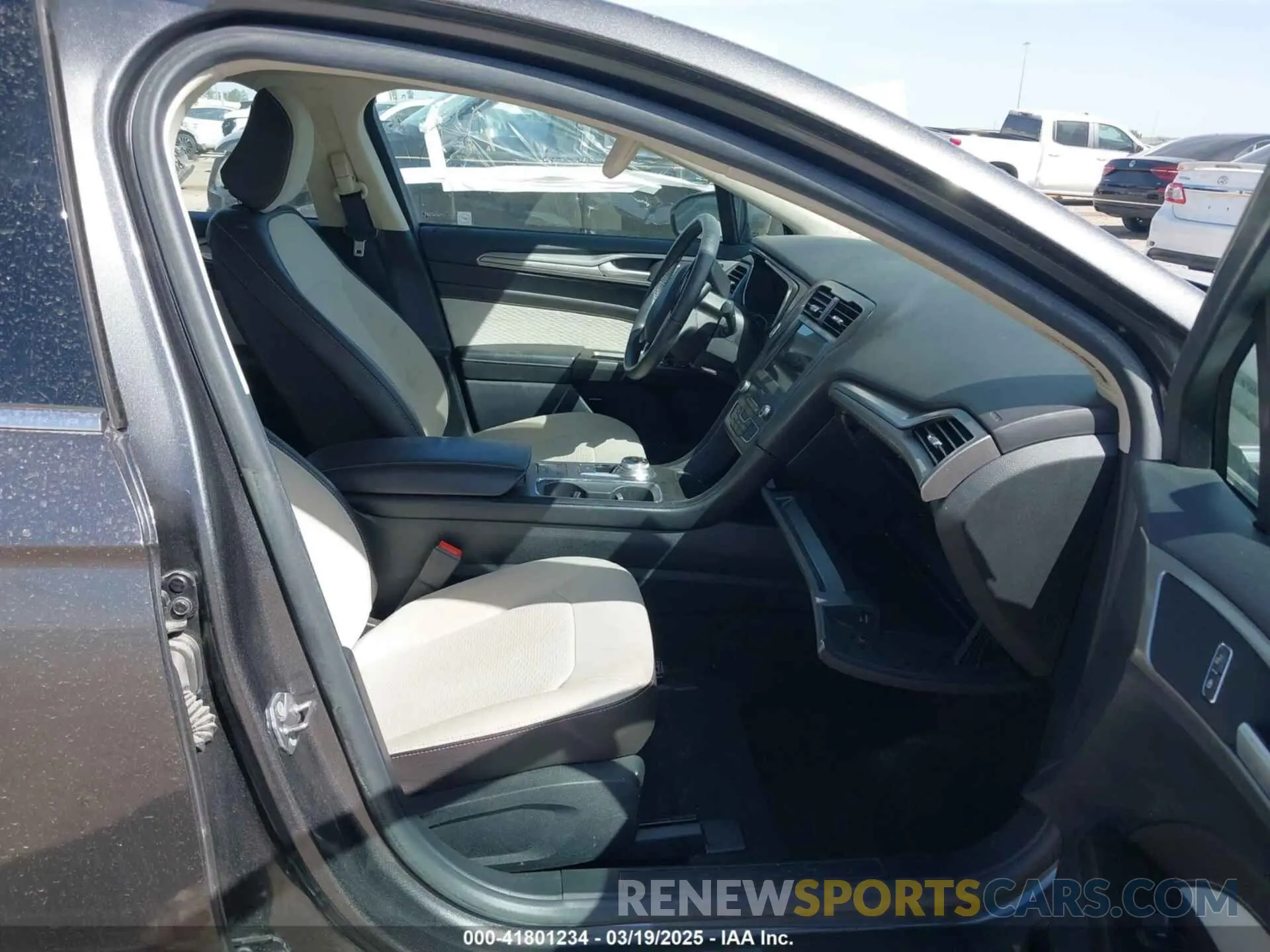 5 Photograph of a damaged car 3FA6P0HD0LR147782 FORD FUSION 2020