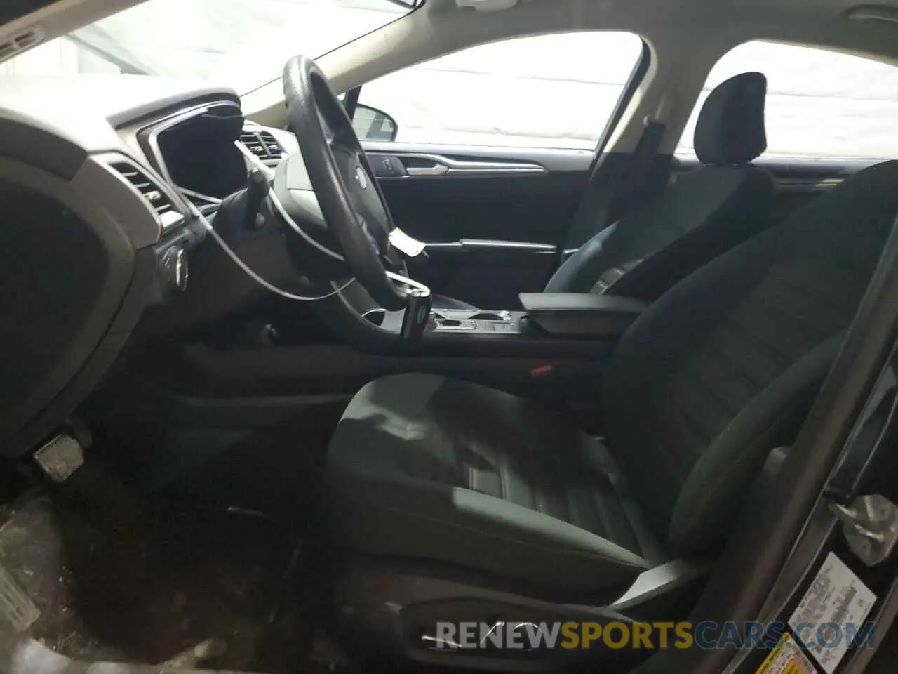 7 Photograph of a damaged car 3FA6P0HD0LR158152 FORD FUSION 2020