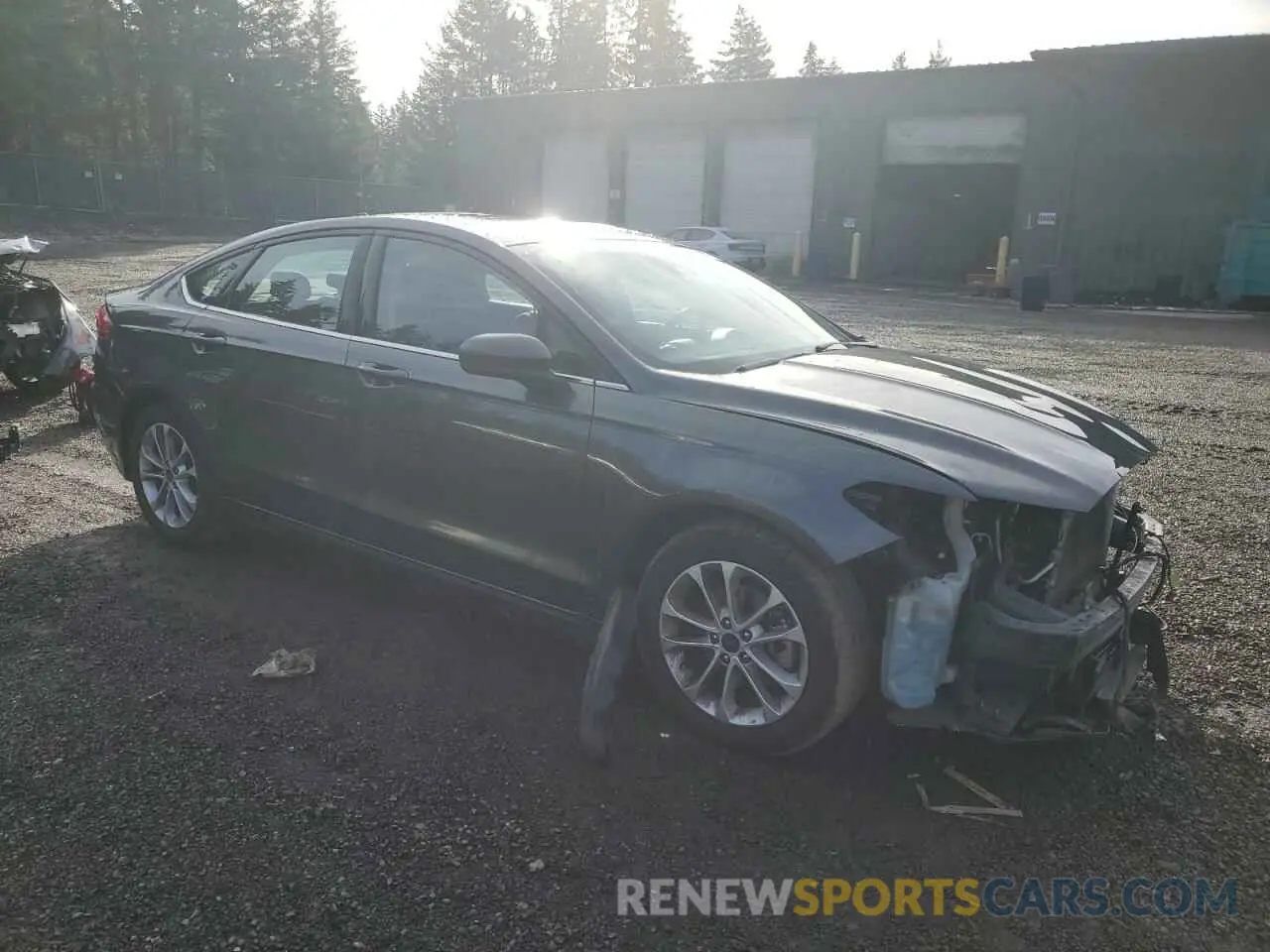 4 Photograph of a damaged car 3FA6P0HD0LR191572 FORD FUSION 2020