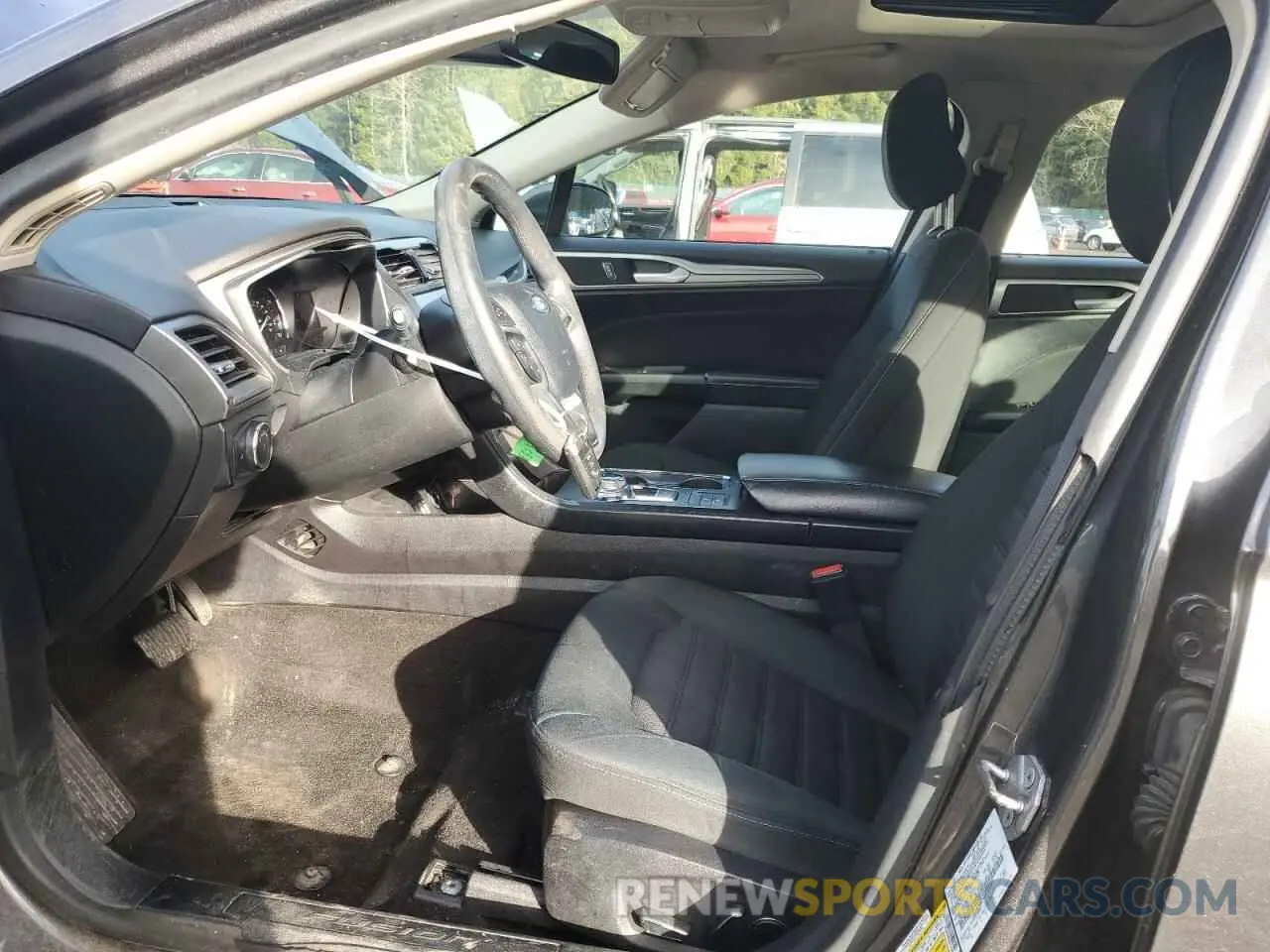 7 Photograph of a damaged car 3FA6P0HD0LR191572 FORD FUSION 2020