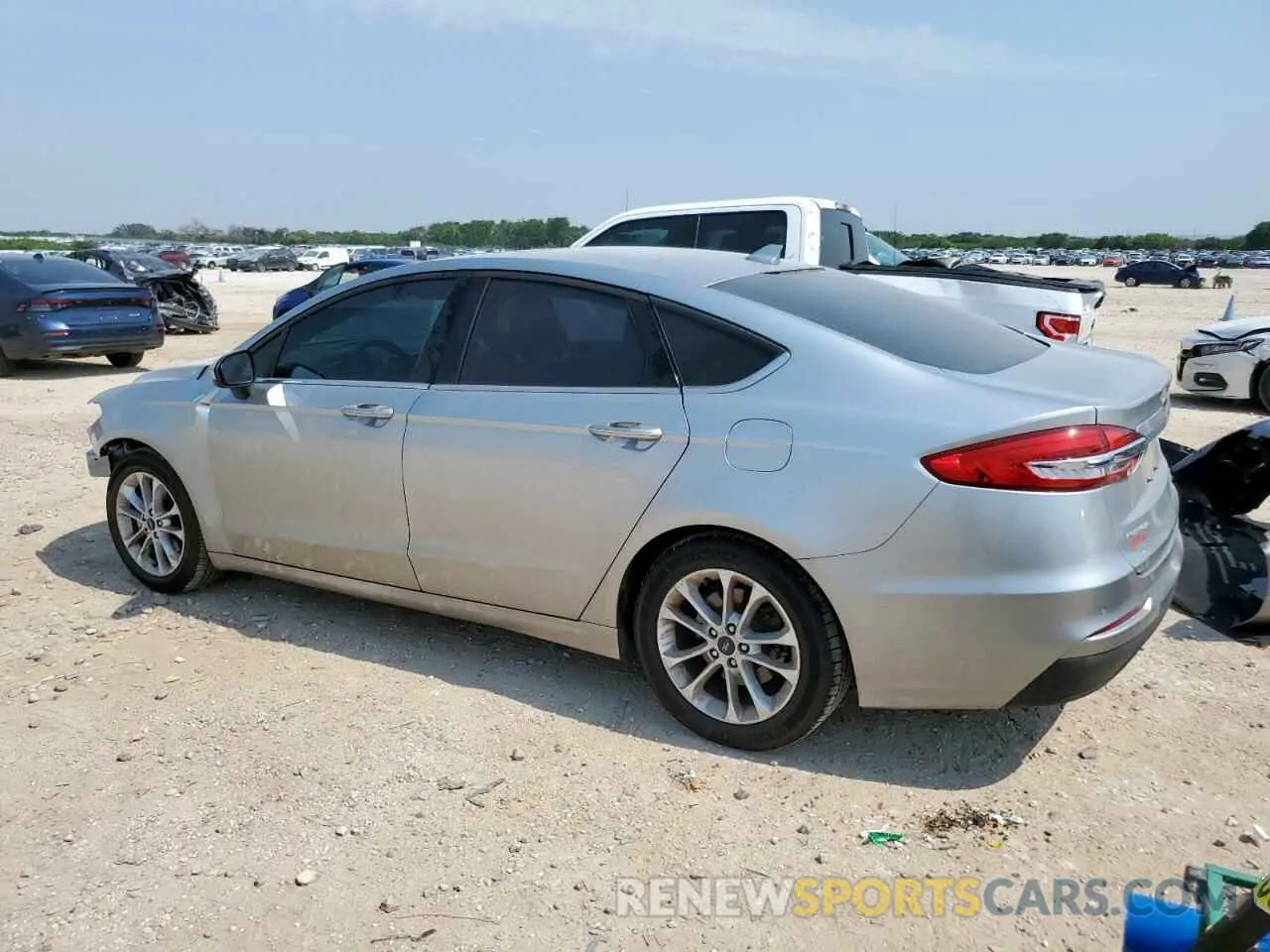 2 Photograph of a damaged car 3FA6P0HD0LR203316 FORD FUSION 2020