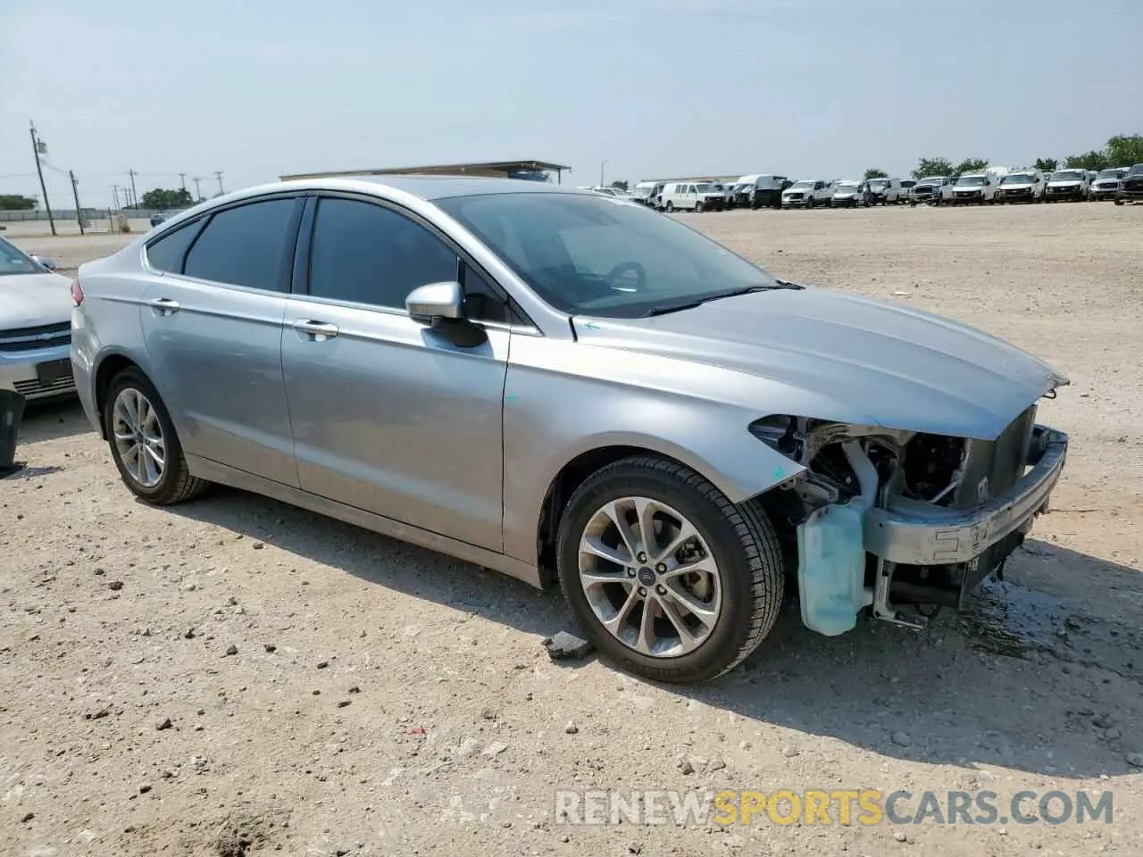 4 Photograph of a damaged car 3FA6P0HD0LR203316 FORD FUSION 2020