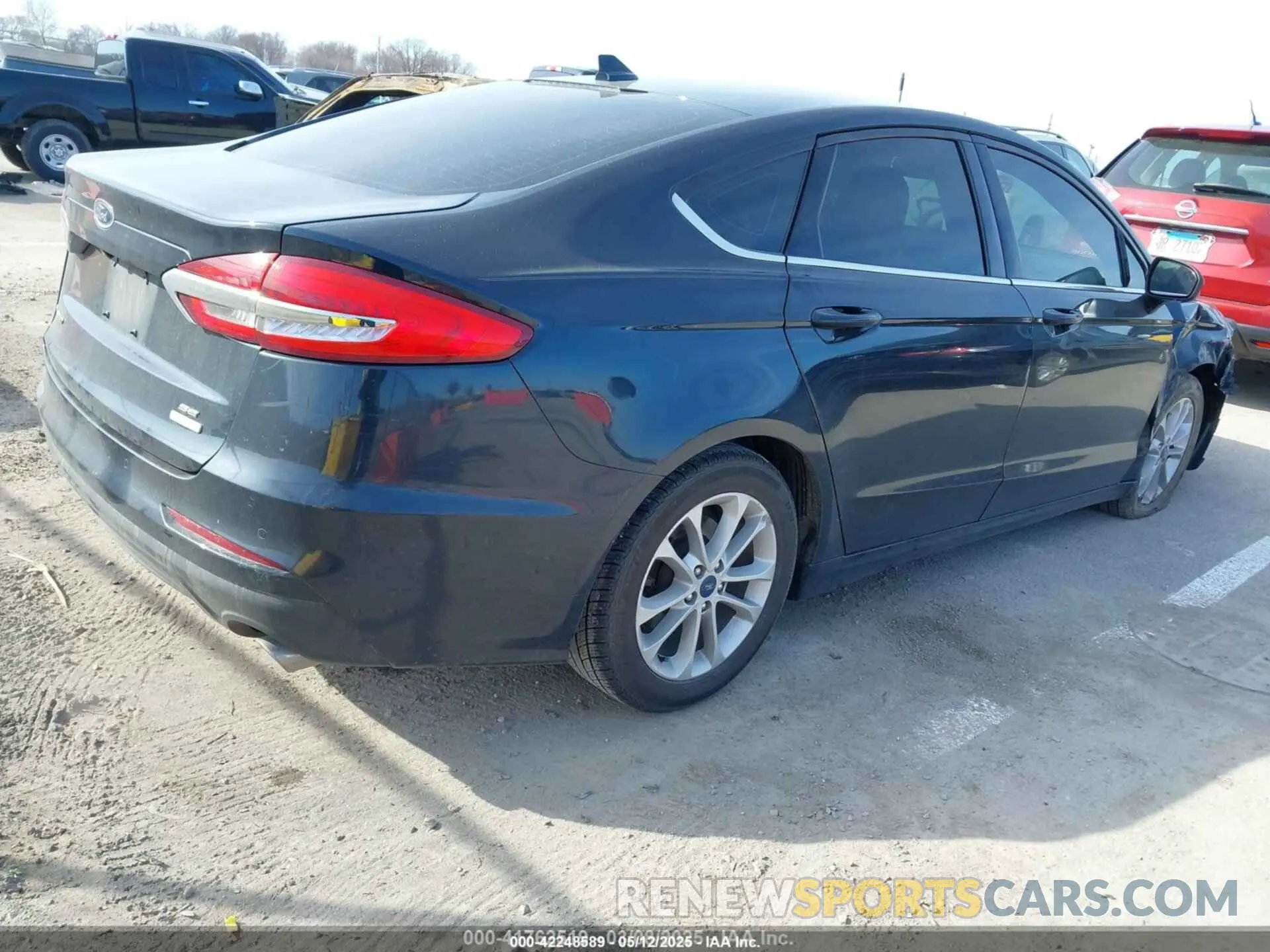4 Photograph of a damaged car 3FA6P0HD0LR218771 FORD FUSION 2020