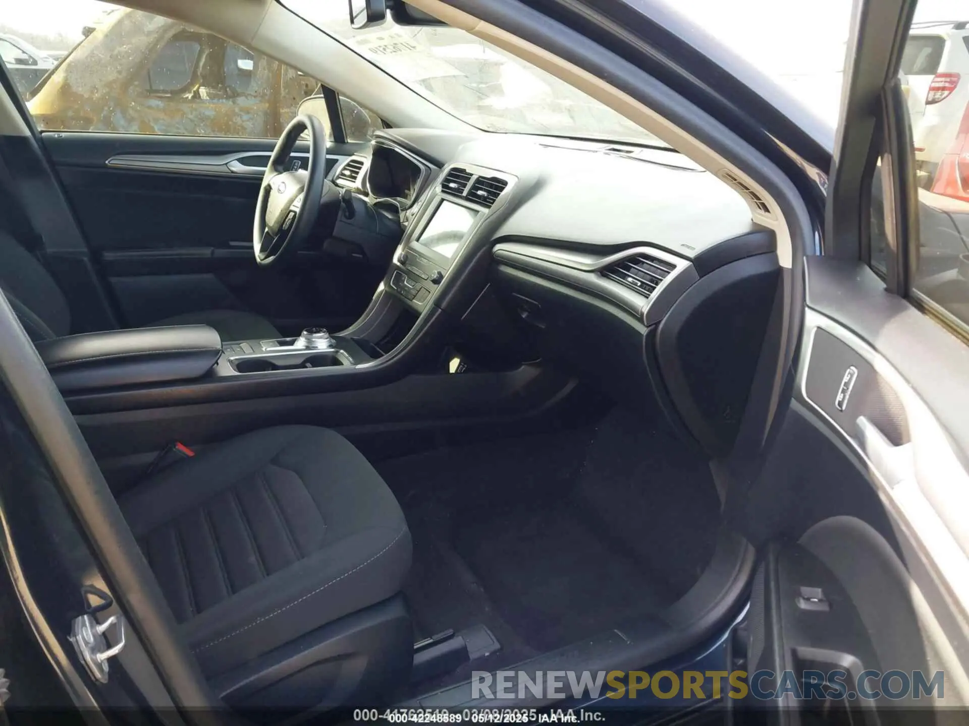 5 Photograph of a damaged car 3FA6P0HD0LR218771 FORD FUSION 2020