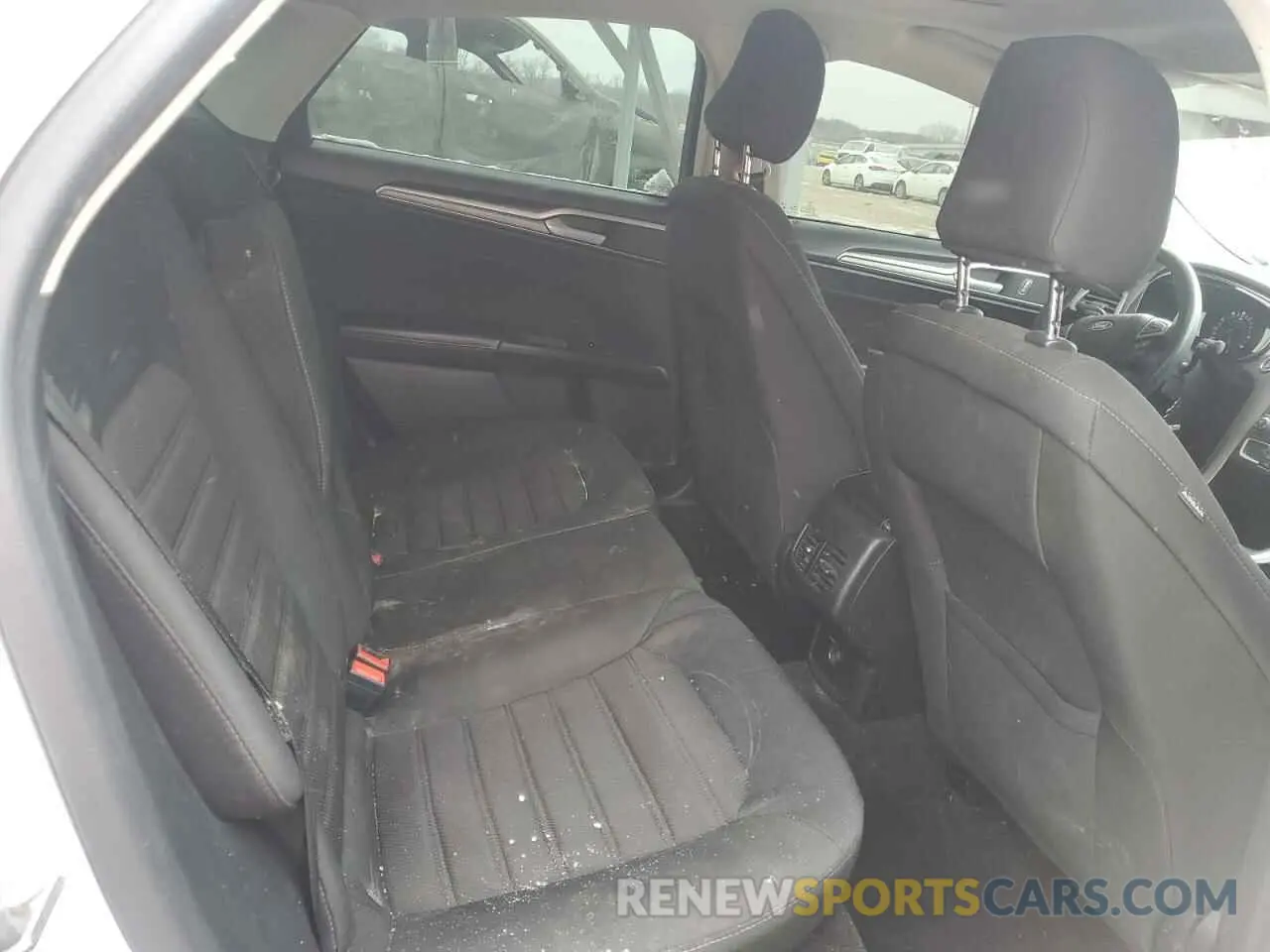 11 Photograph of a damaged car 3FA6P0HD0LR228586 FORD FUSION 2020