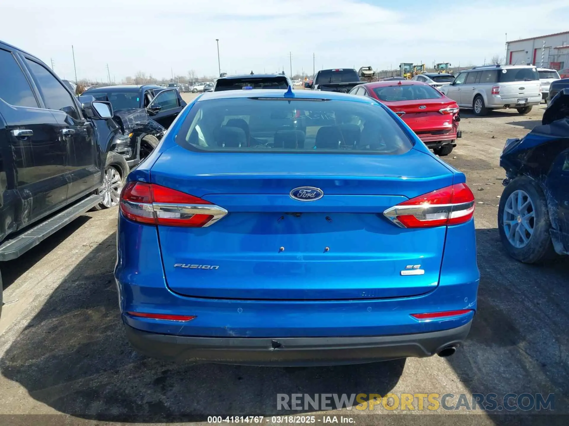 16 Photograph of a damaged car 3FA6P0HD0LR232167 FORD FUSION 2020