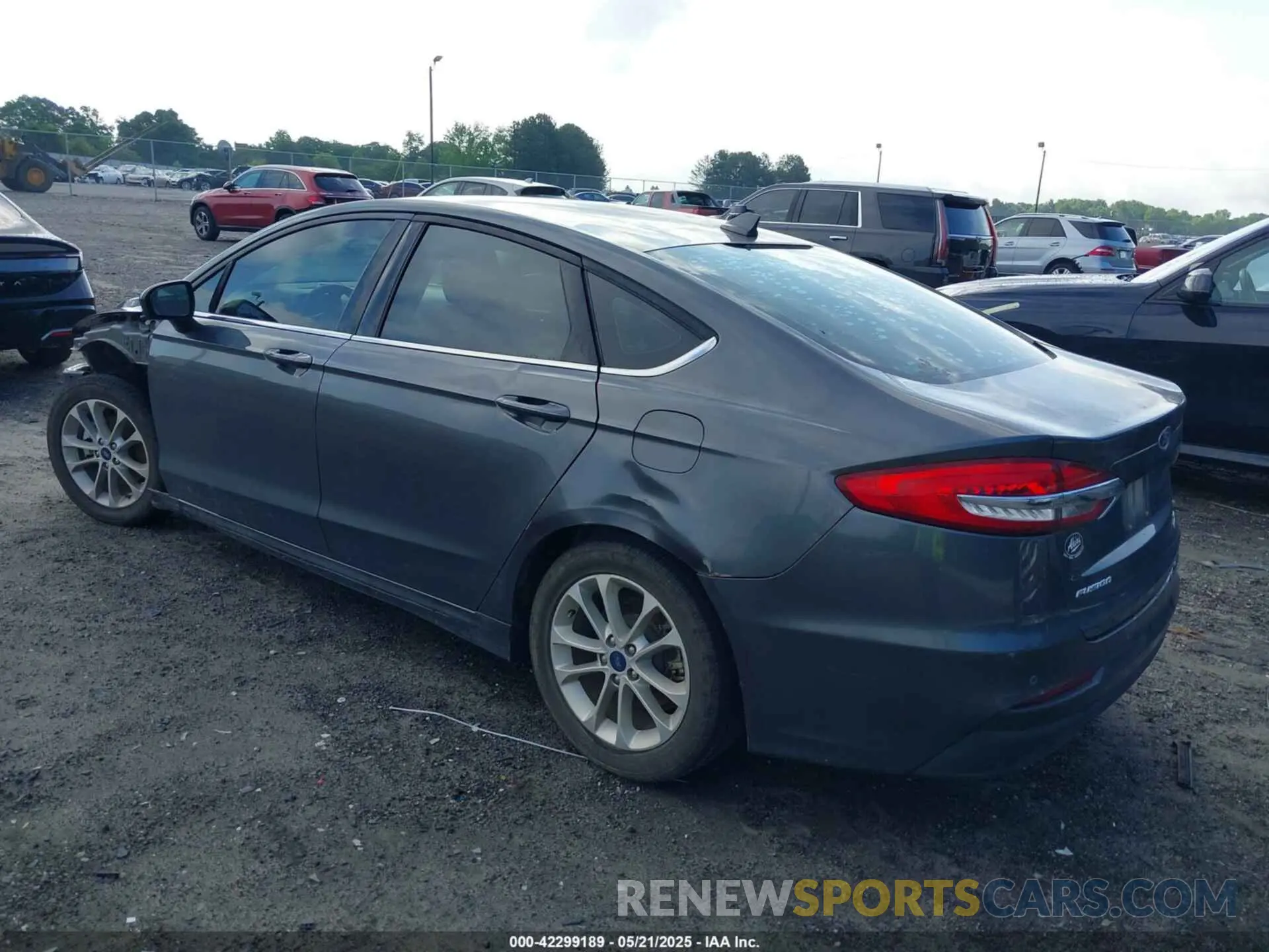 3 Photograph of a damaged car 3FA6P0HD0LR247946 FORD FUSION 2020