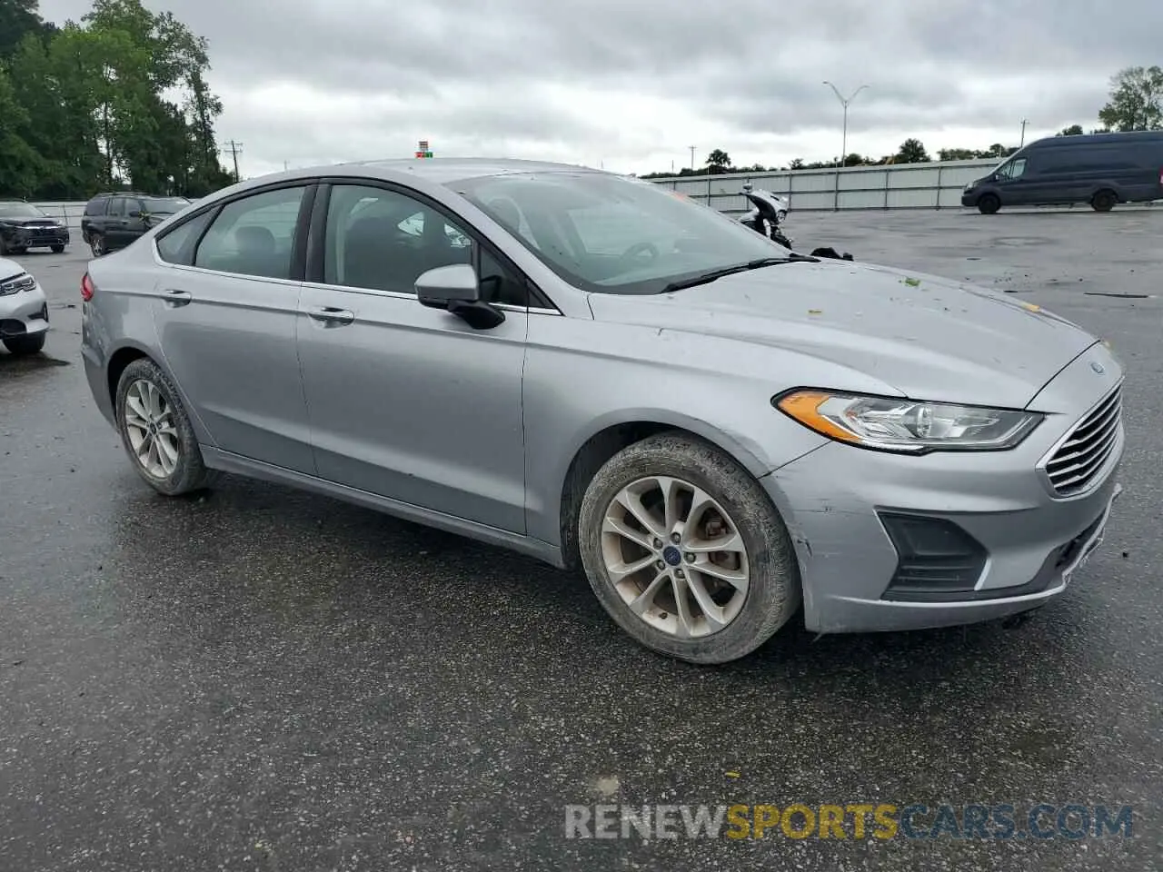 4 Photograph of a damaged car 3FA6P0HD0LR256243 FORD FUSION 2020