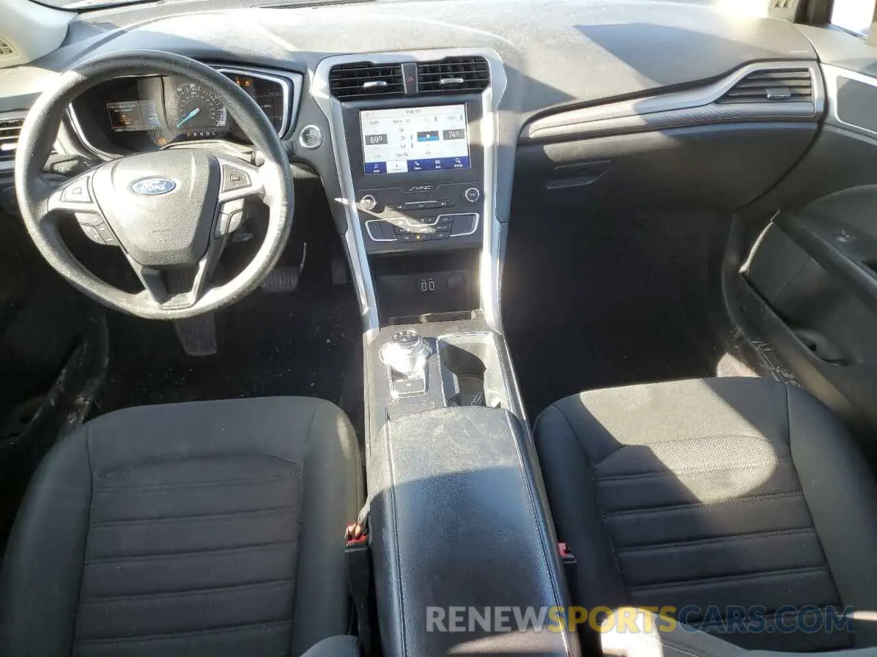 8 Photograph of a damaged car 3FA6P0HD0LR259207 FORD FUSION 2020