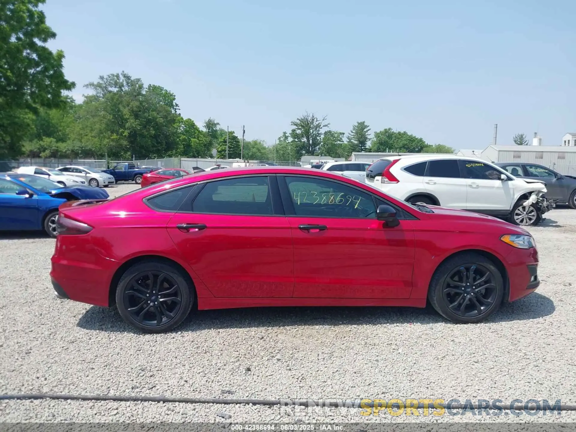 13 Photograph of a damaged car 3FA6P0HD0LR260647 FORD FUSION 2020