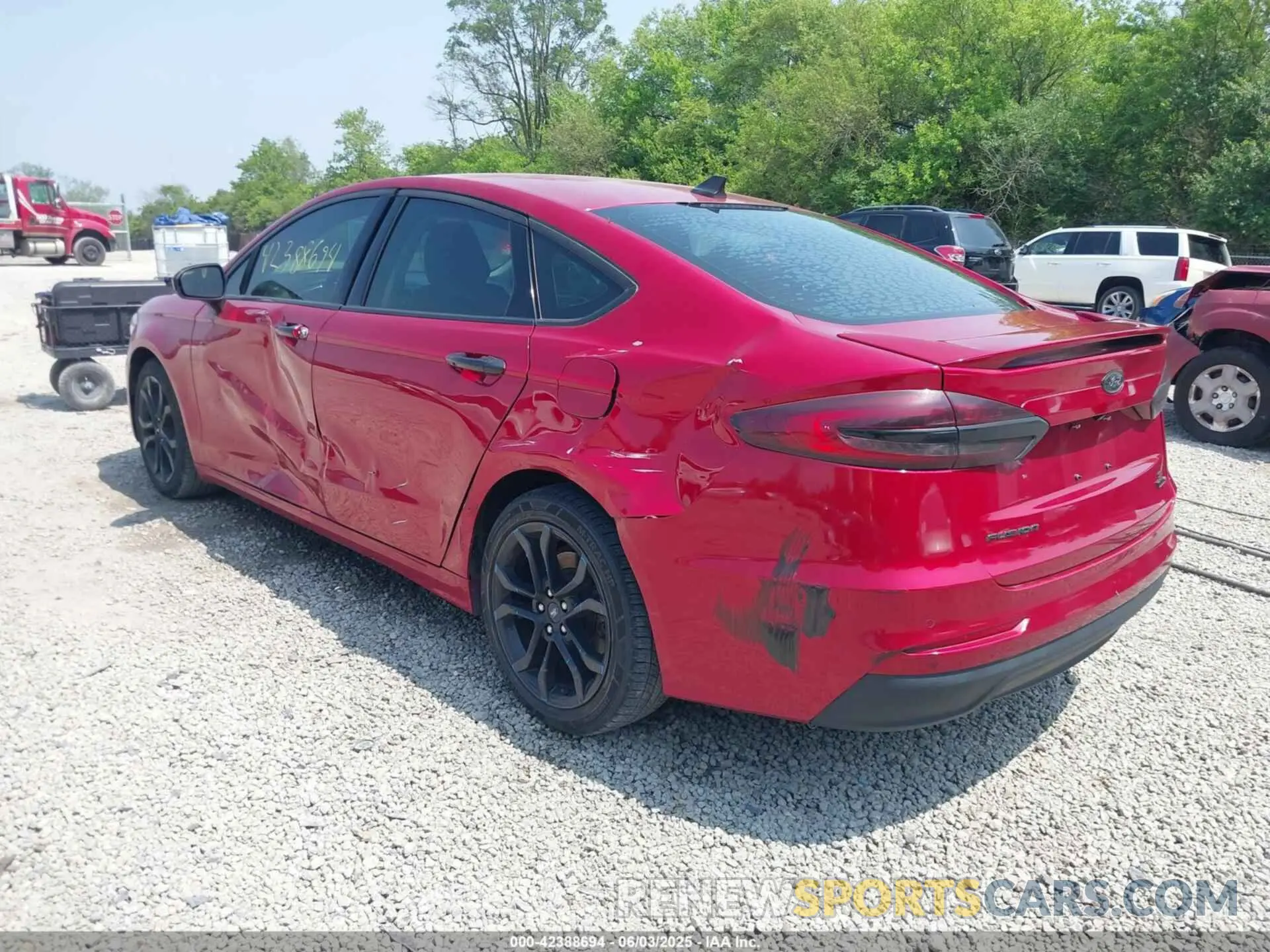 3 Photograph of a damaged car 3FA6P0HD0LR260647 FORD FUSION 2020