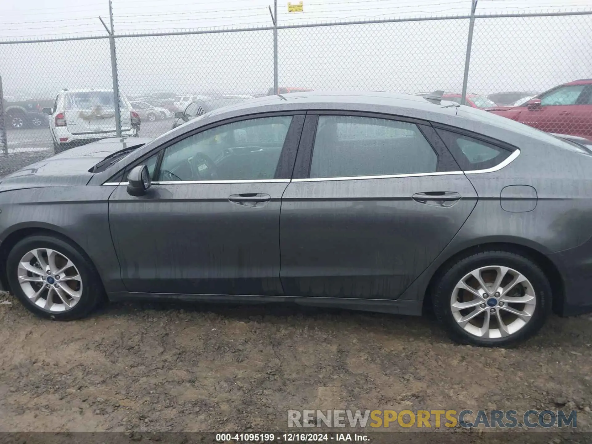 14 Photograph of a damaged car 3FA6P0HD0LR264097 FORD FUSION 2020