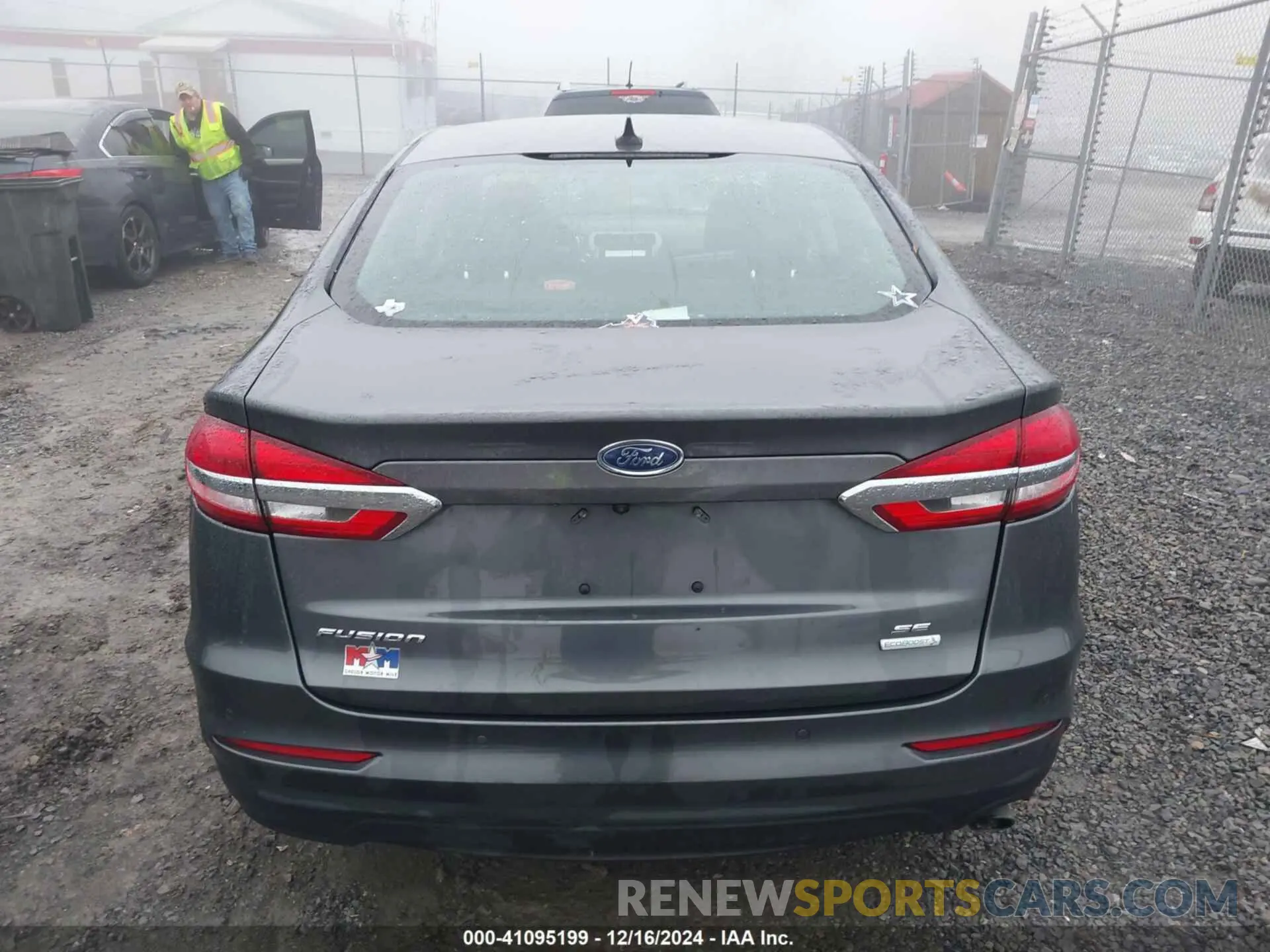 16 Photograph of a damaged car 3FA6P0HD0LR264097 FORD FUSION 2020