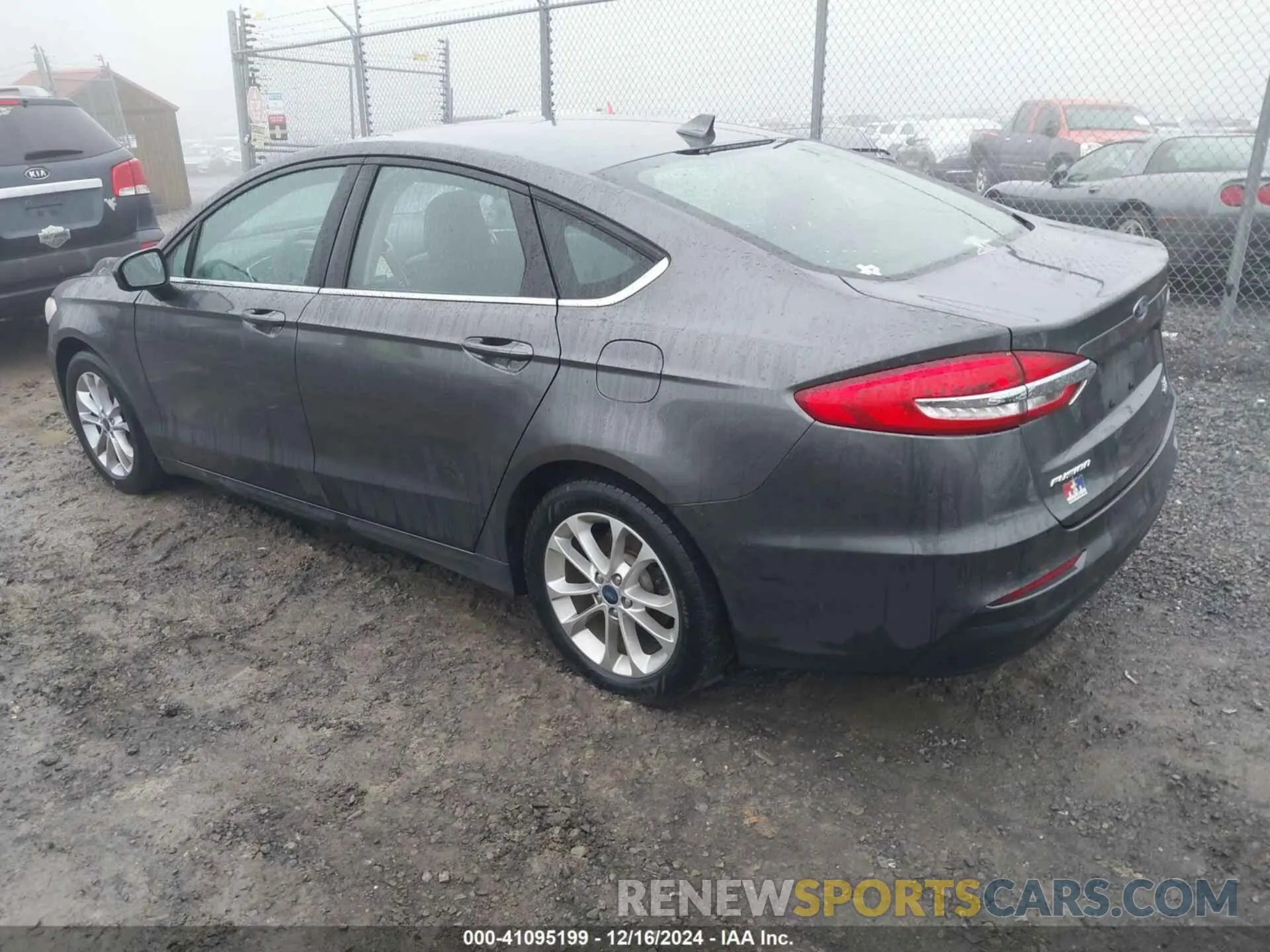 3 Photograph of a damaged car 3FA6P0HD0LR264097 FORD FUSION 2020