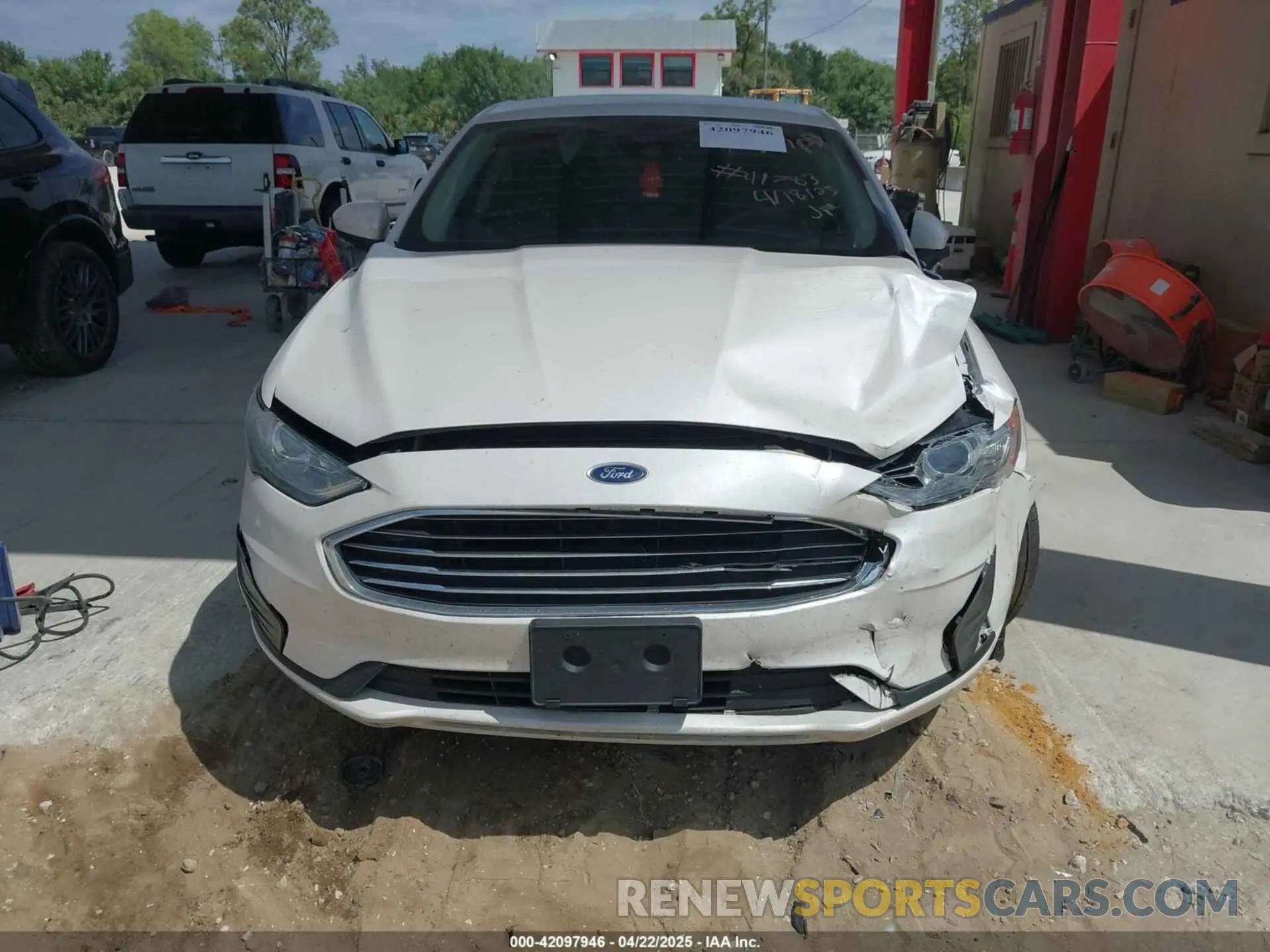 12 Photograph of a damaged car 3FA6P0HD0LR264147 FORD FUSION 2020