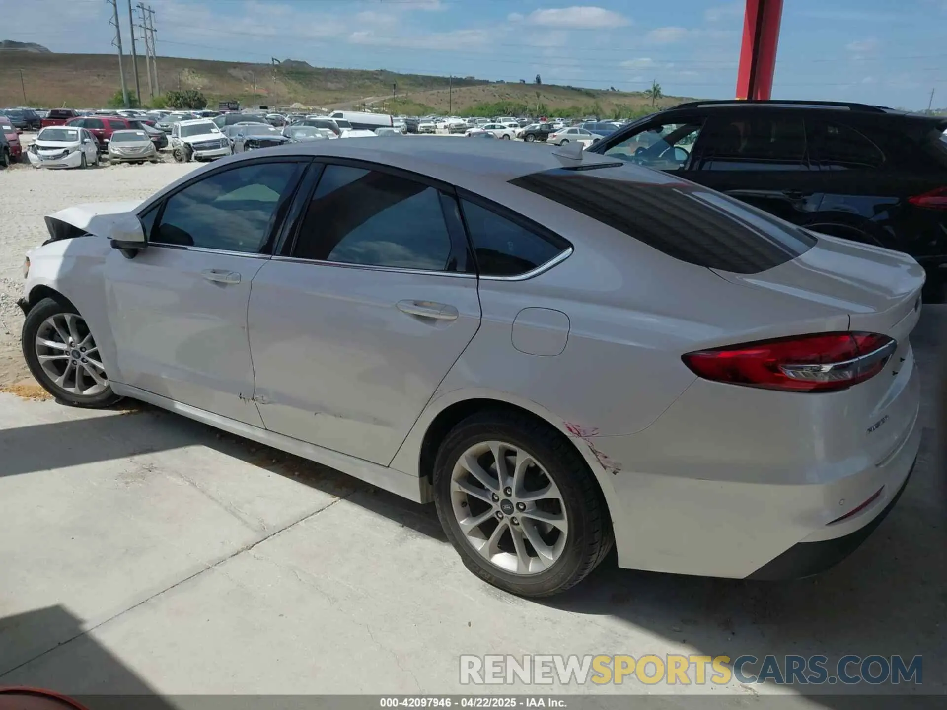14 Photograph of a damaged car 3FA6P0HD0LR264147 FORD FUSION 2020