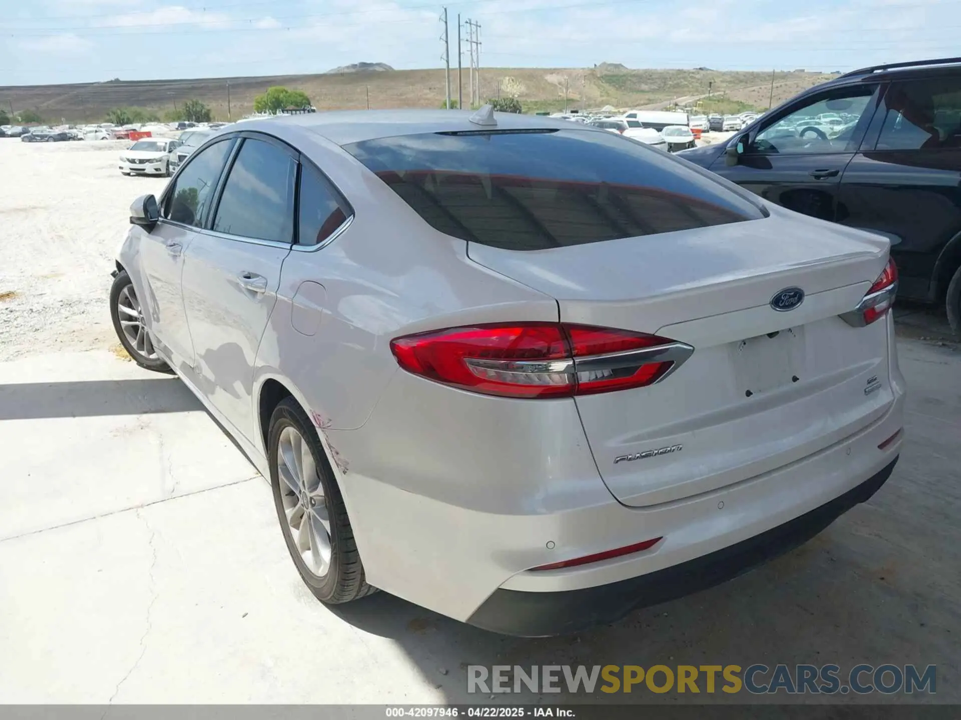 3 Photograph of a damaged car 3FA6P0HD0LR264147 FORD FUSION 2020