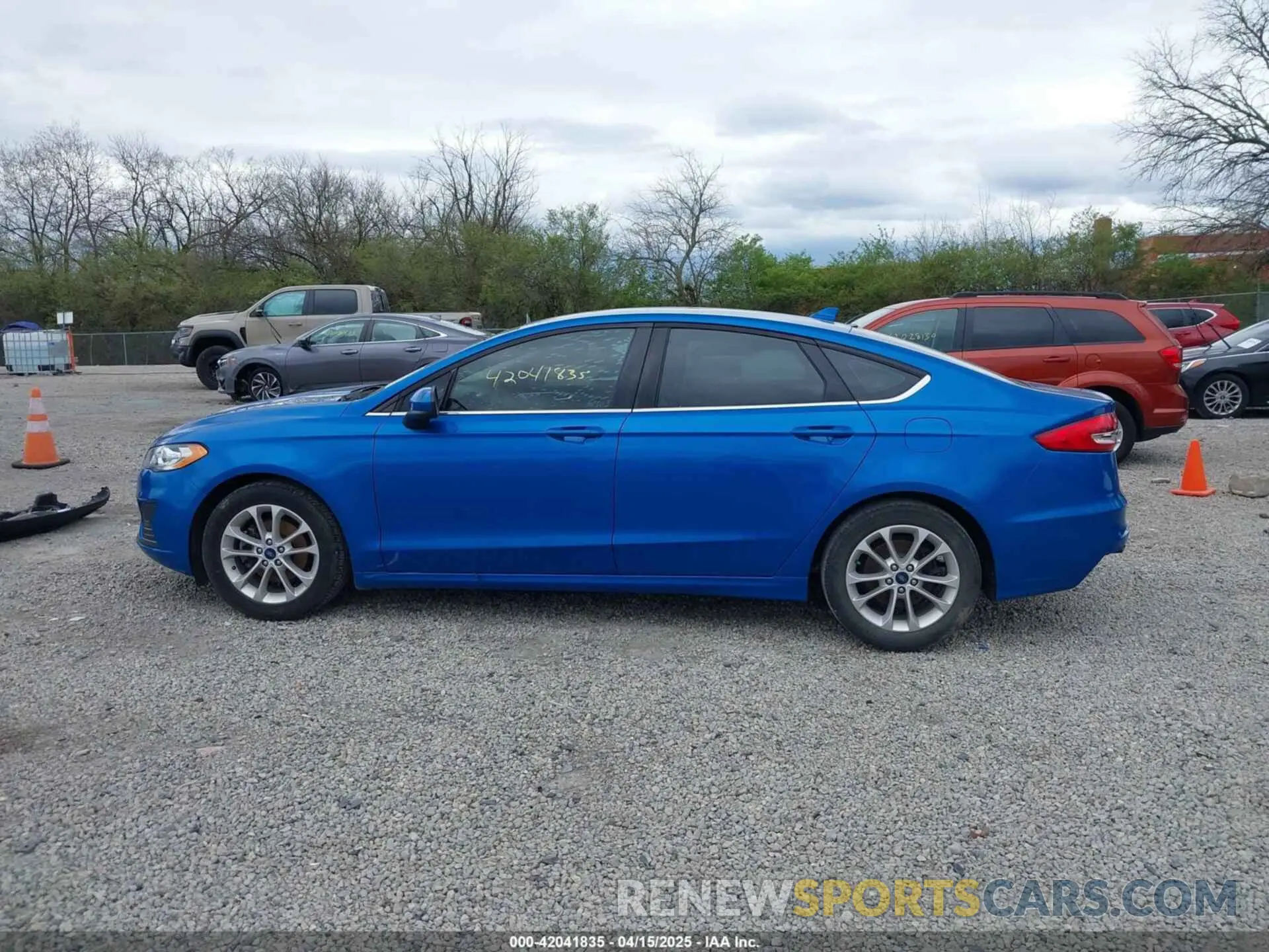 15 Photograph of a damaged car 3FA6P0HD1LR113740 FORD FUSION 2020